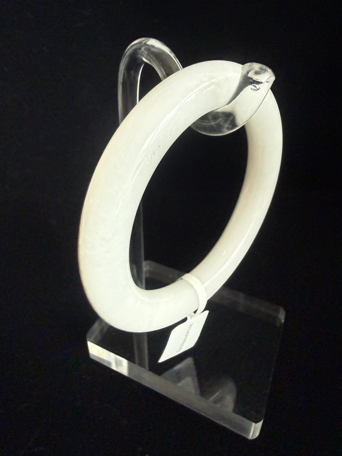 436. Two colored jade bangle