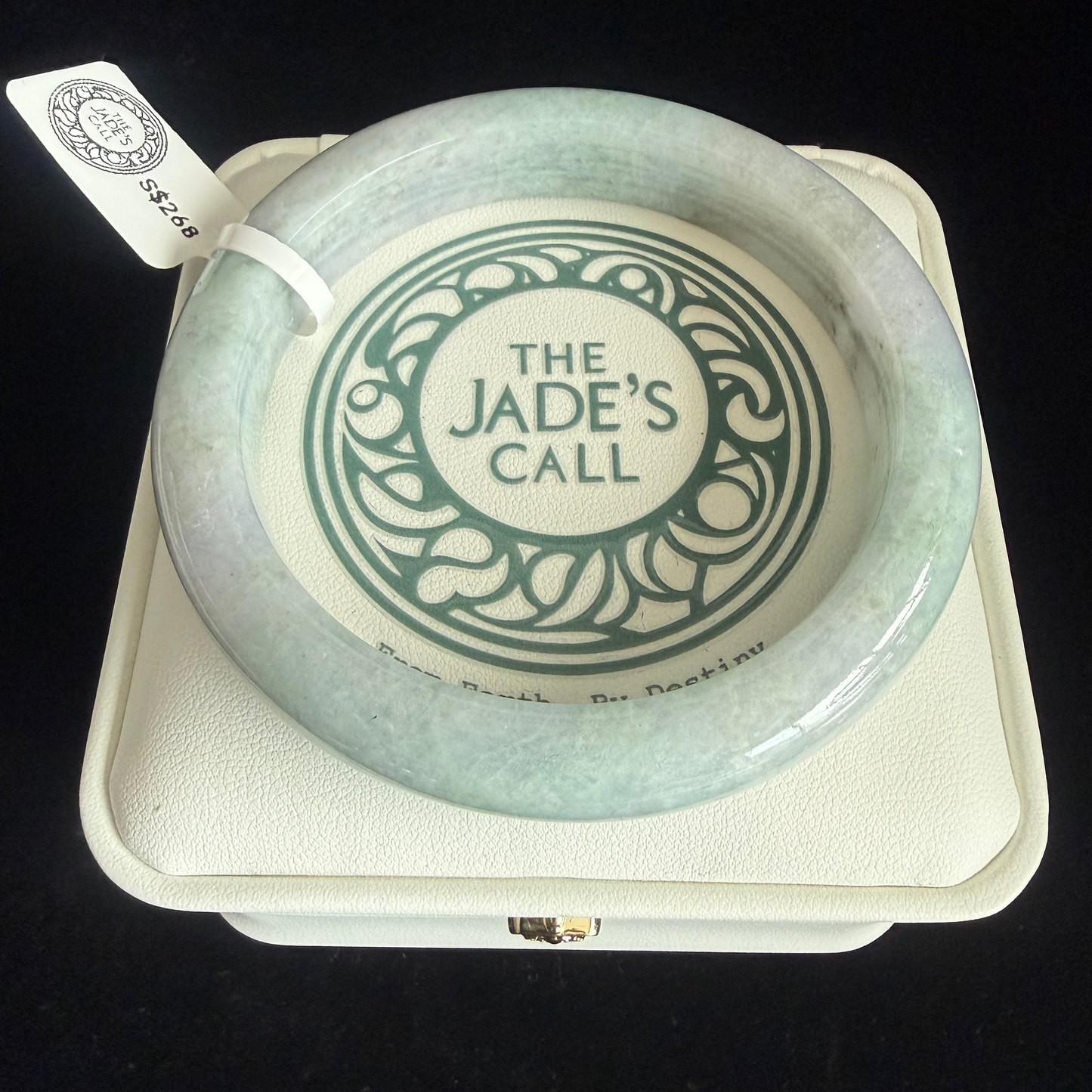 424. Light lavender blended with green jade bangle