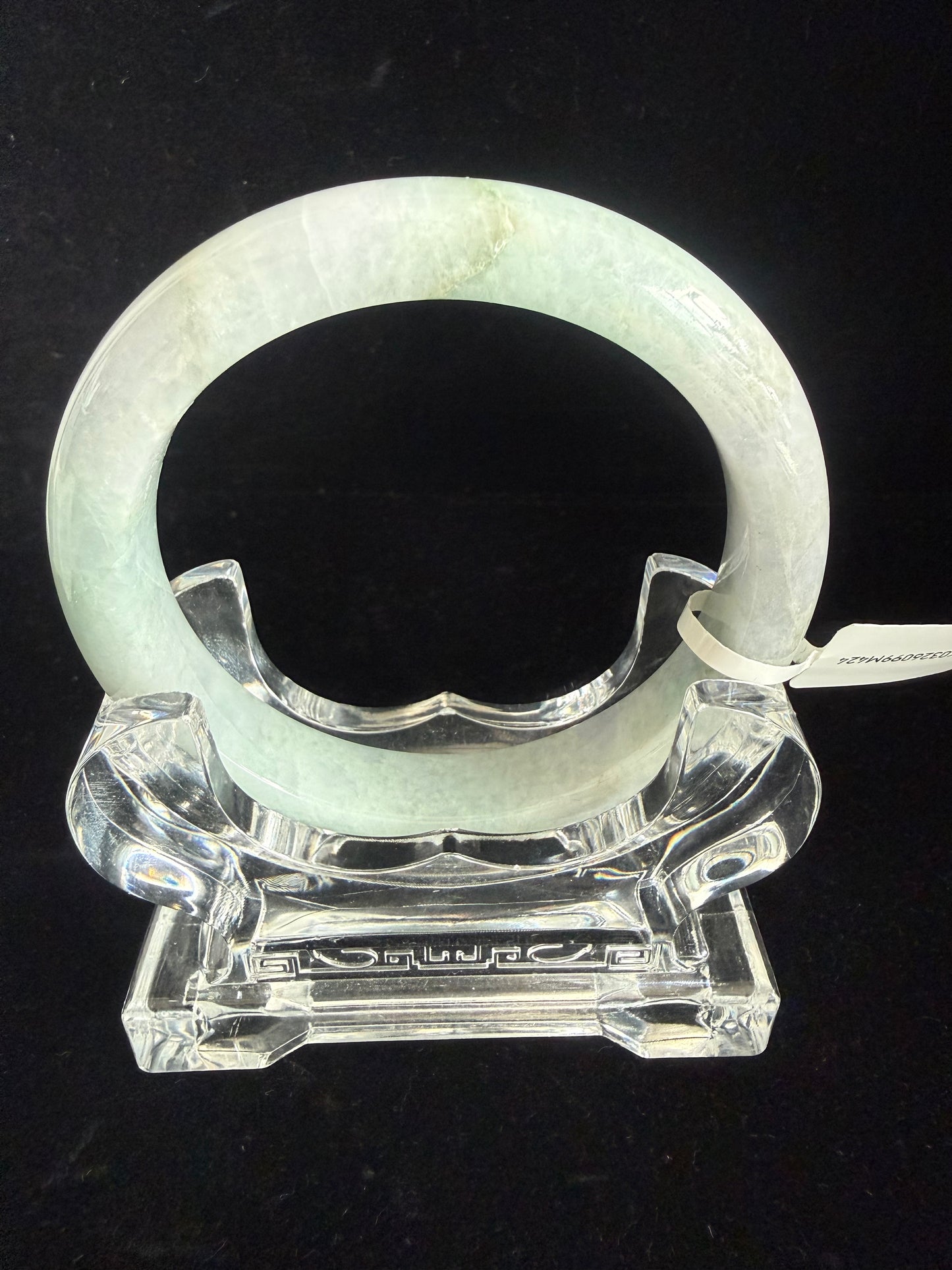 424. Light lavender blended with green jade bangle