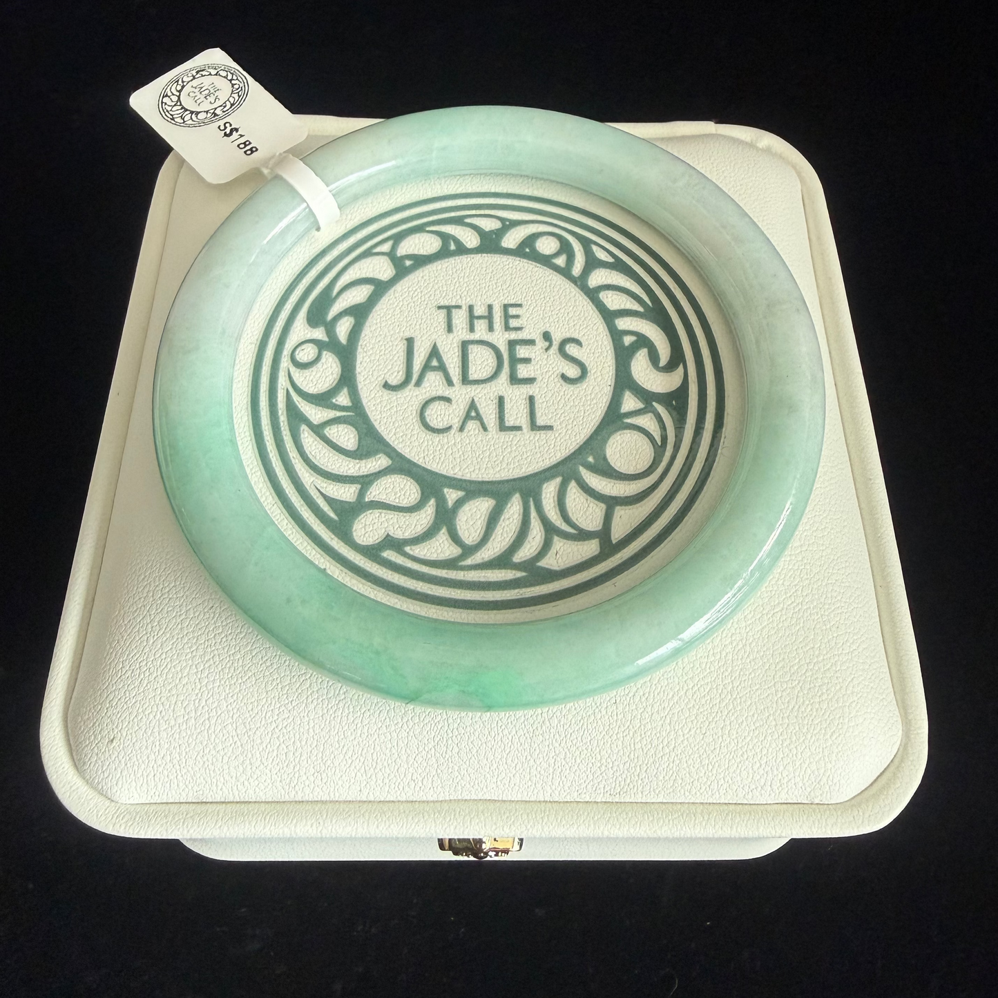 428. Lively green thin round jade bangle