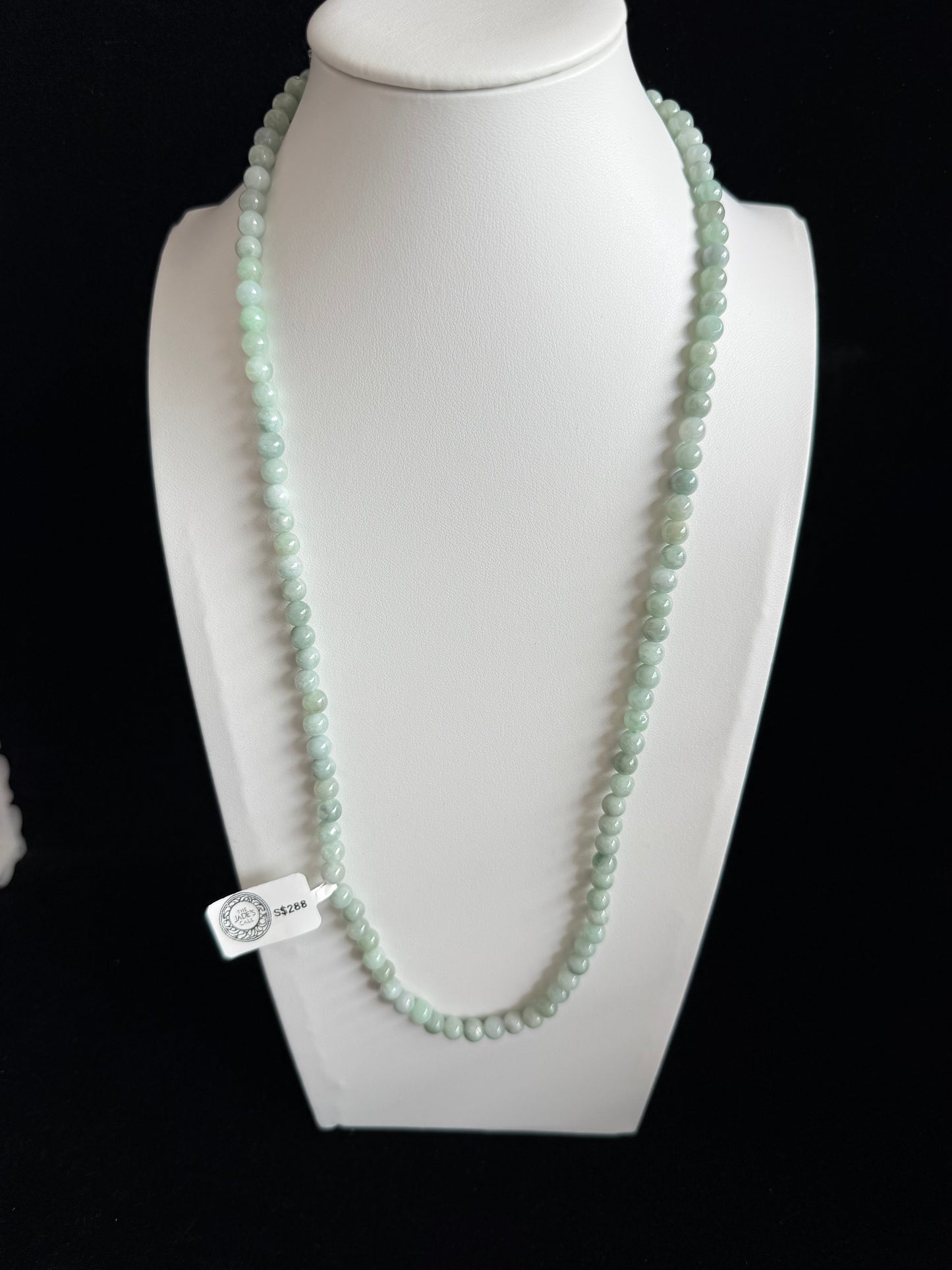 JB231. Light green Jade beads necklace