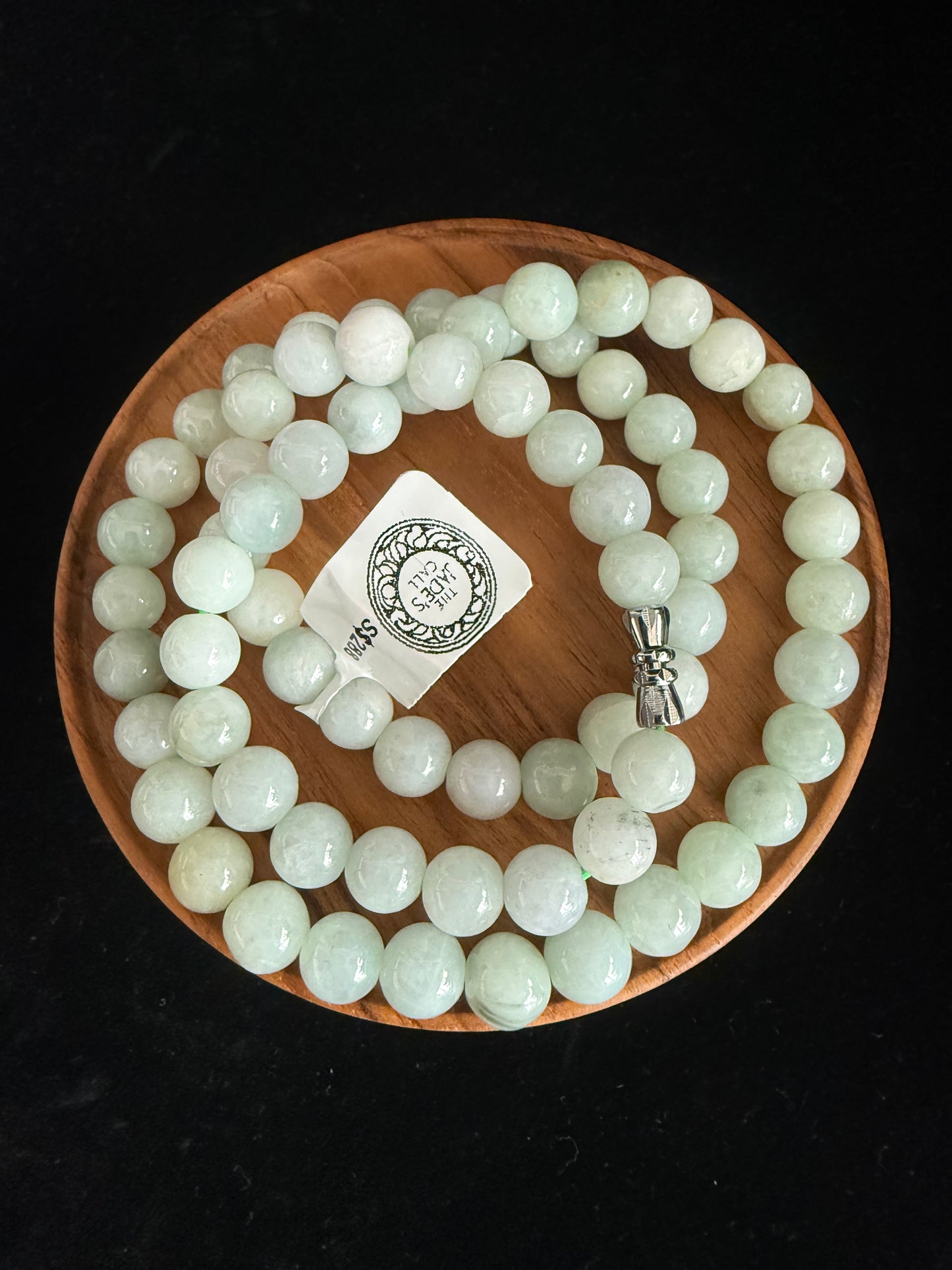 JB230. Light green Jade beads necklace