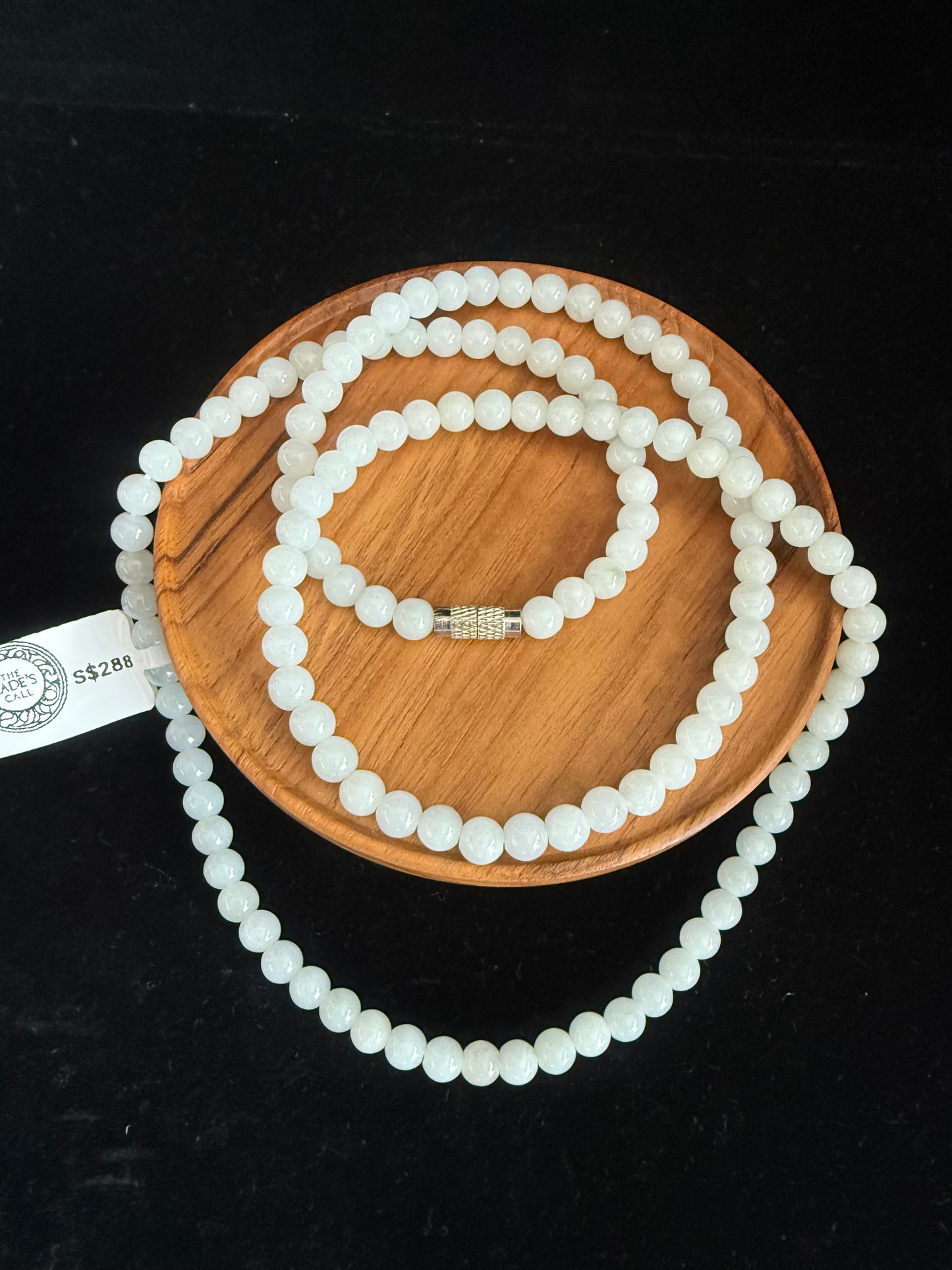 JB233. White luminous Jade beads necklace
