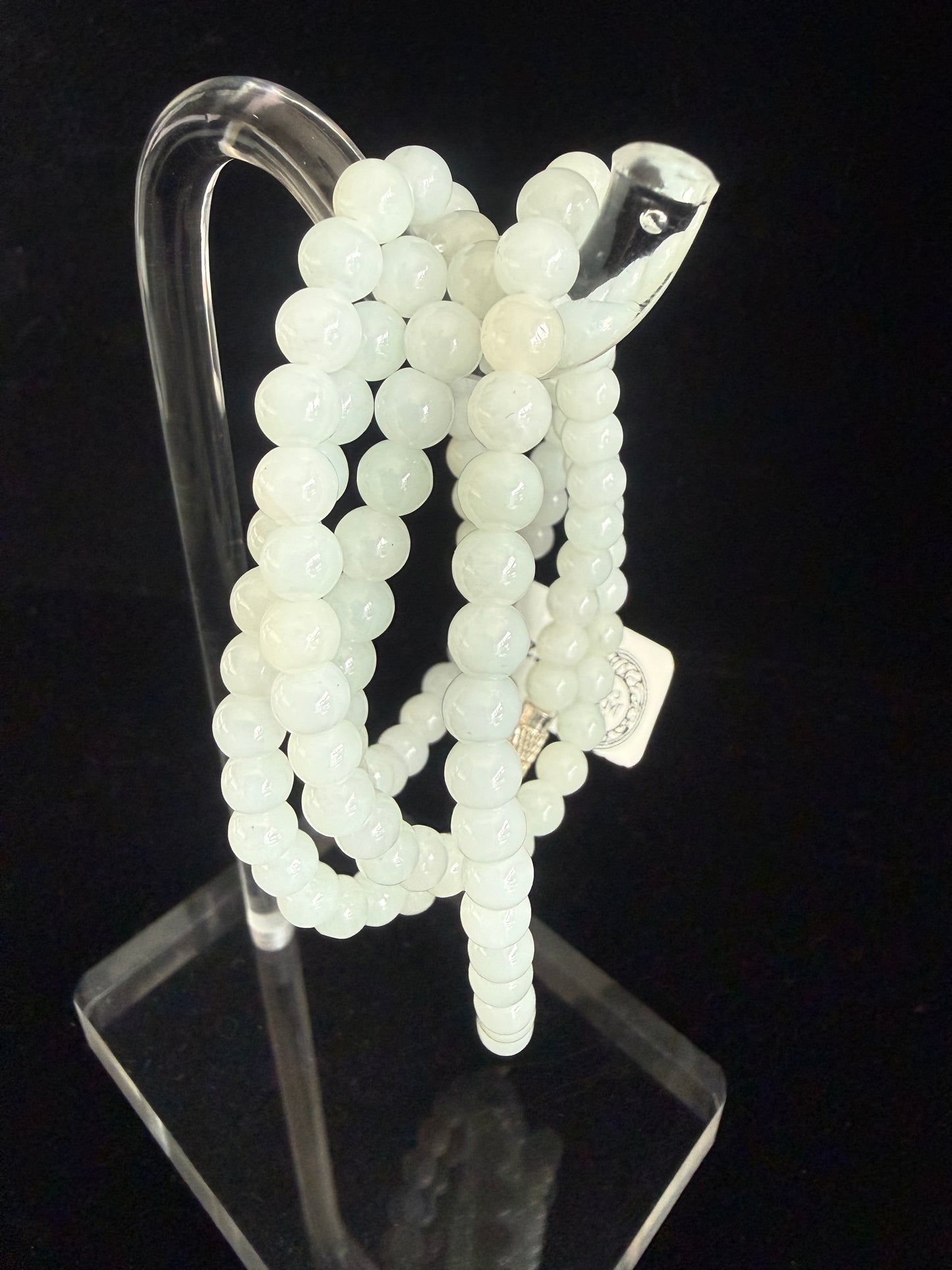 JB233. White luminous Jade beads necklace