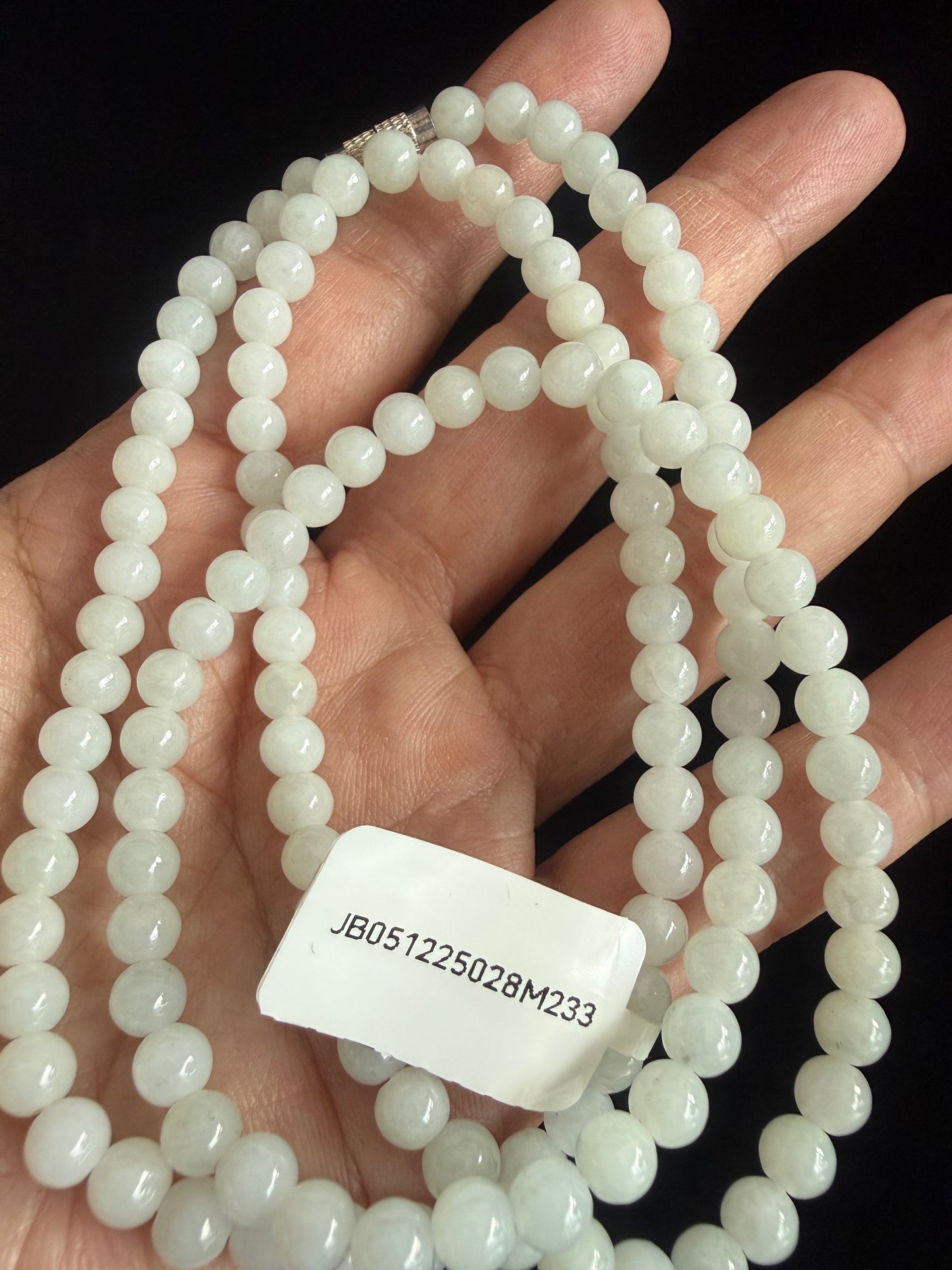 JB233. White luminous Jade beads necklace