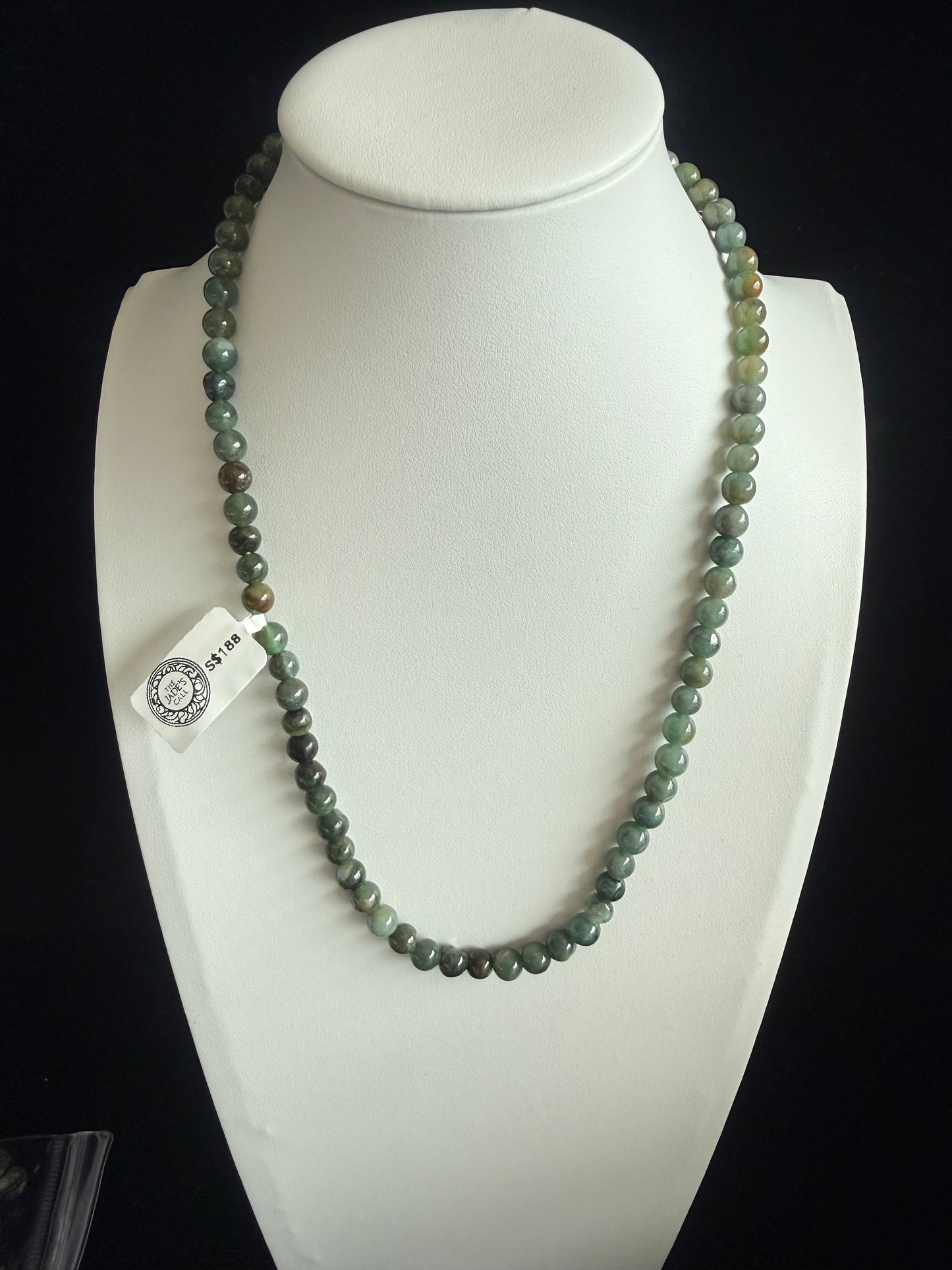 JB214. Dark green Jade beads necklace