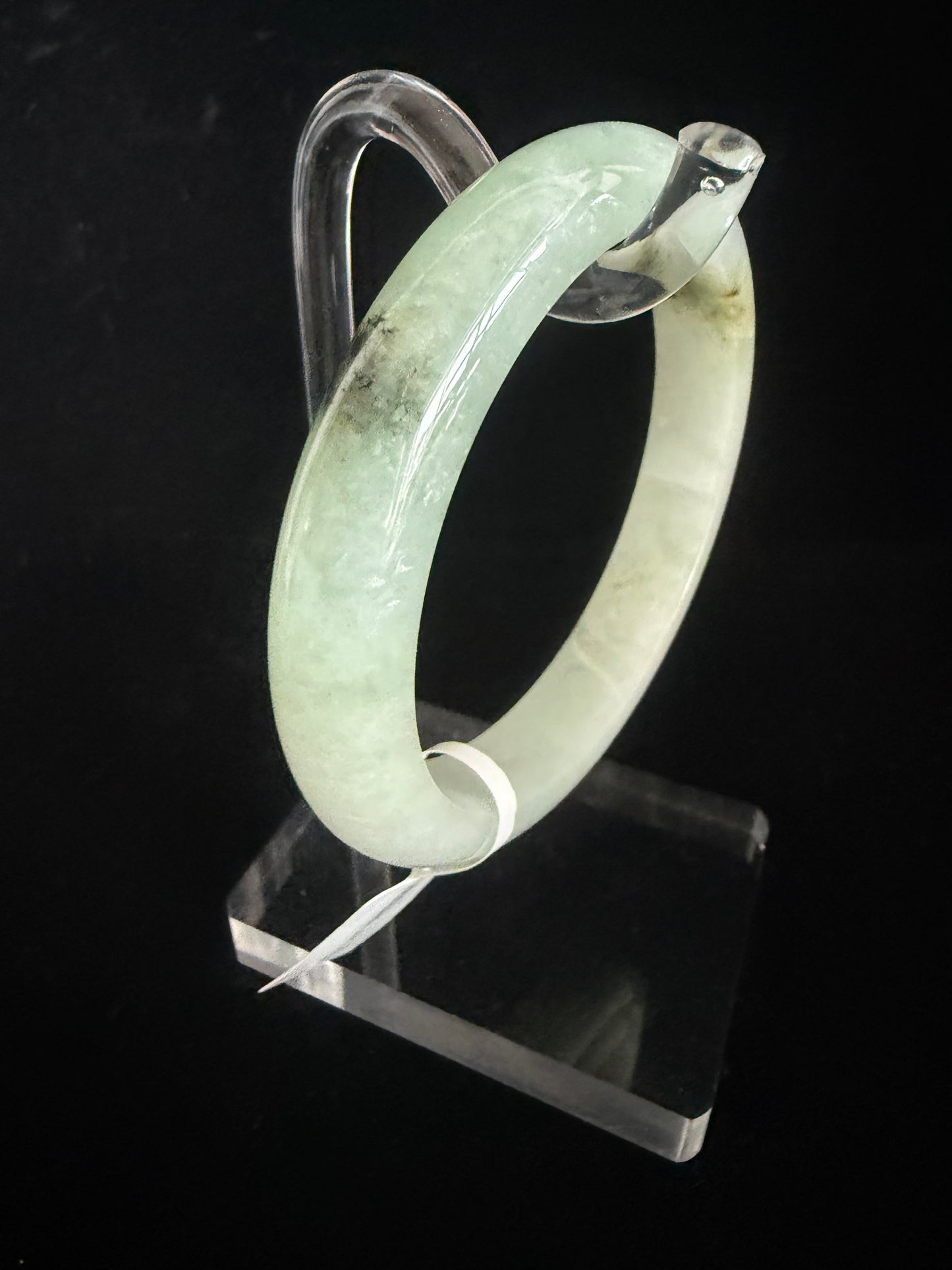 332. Lively green Jade bangle