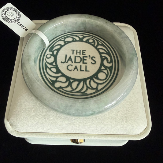 338. Light grey green mix Jade bangle
