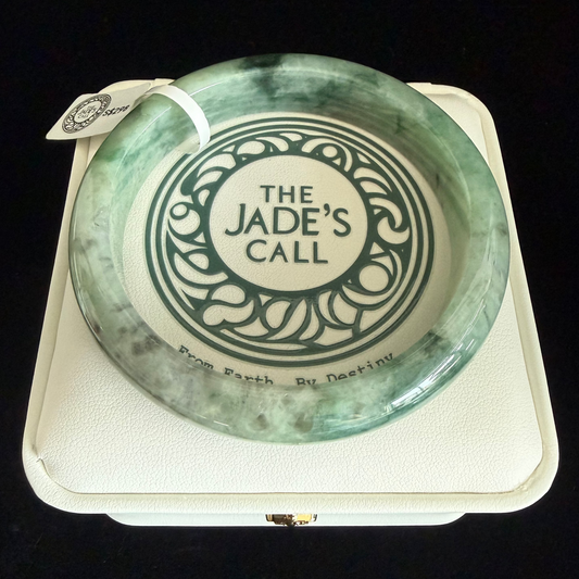 339. Green tones Jade bangle