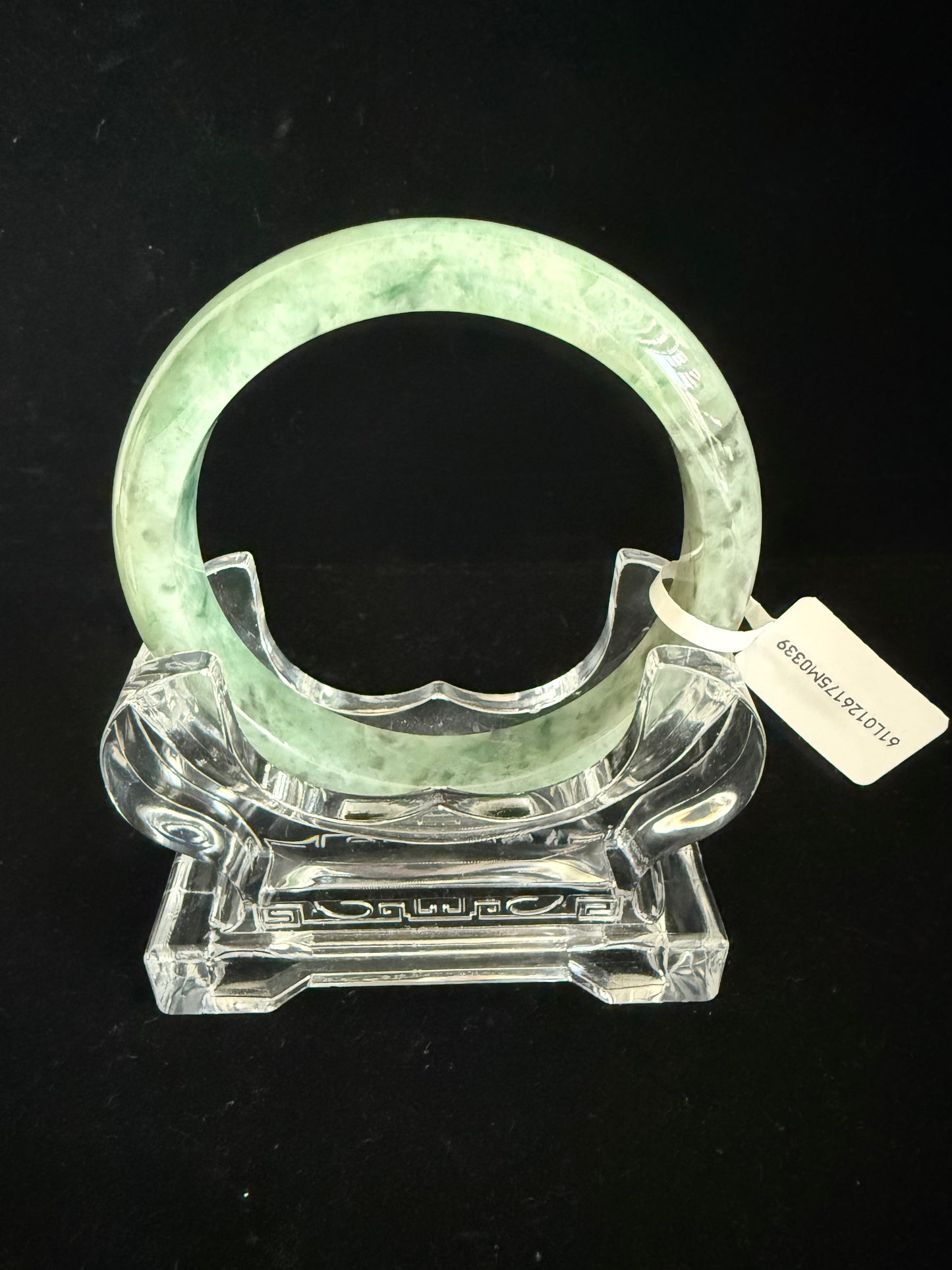 339. Green tones Jade bangle