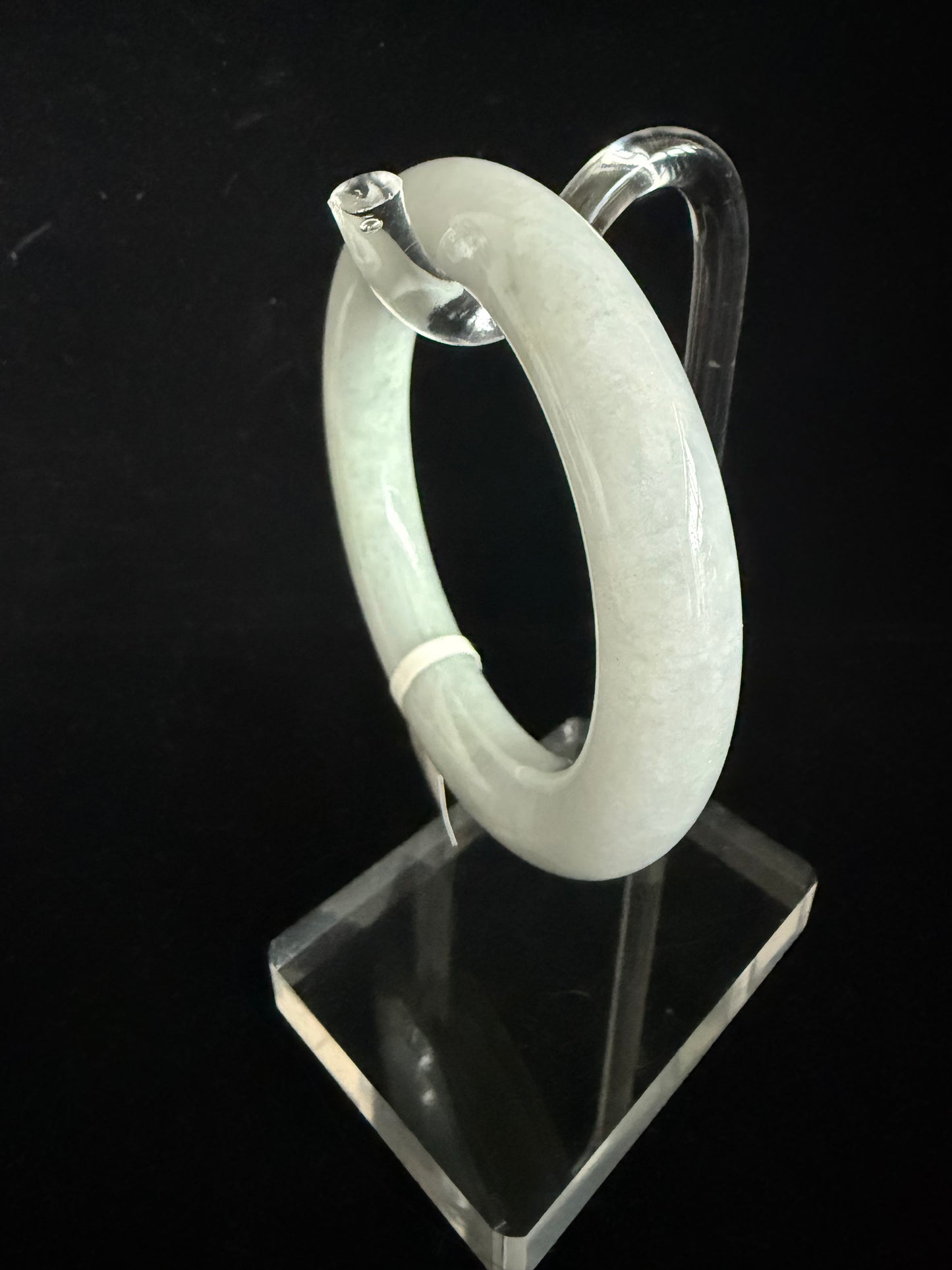 322. Traditional fat round Jade bangle