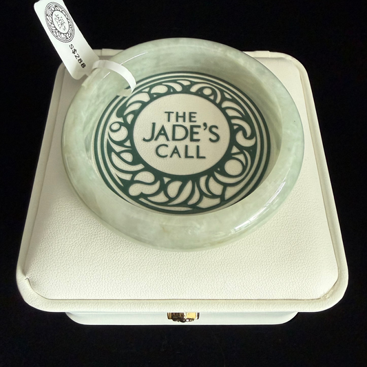 325. Light Pear colored Jade bangle