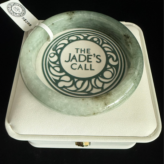326. Tones of green transition Jade bangle