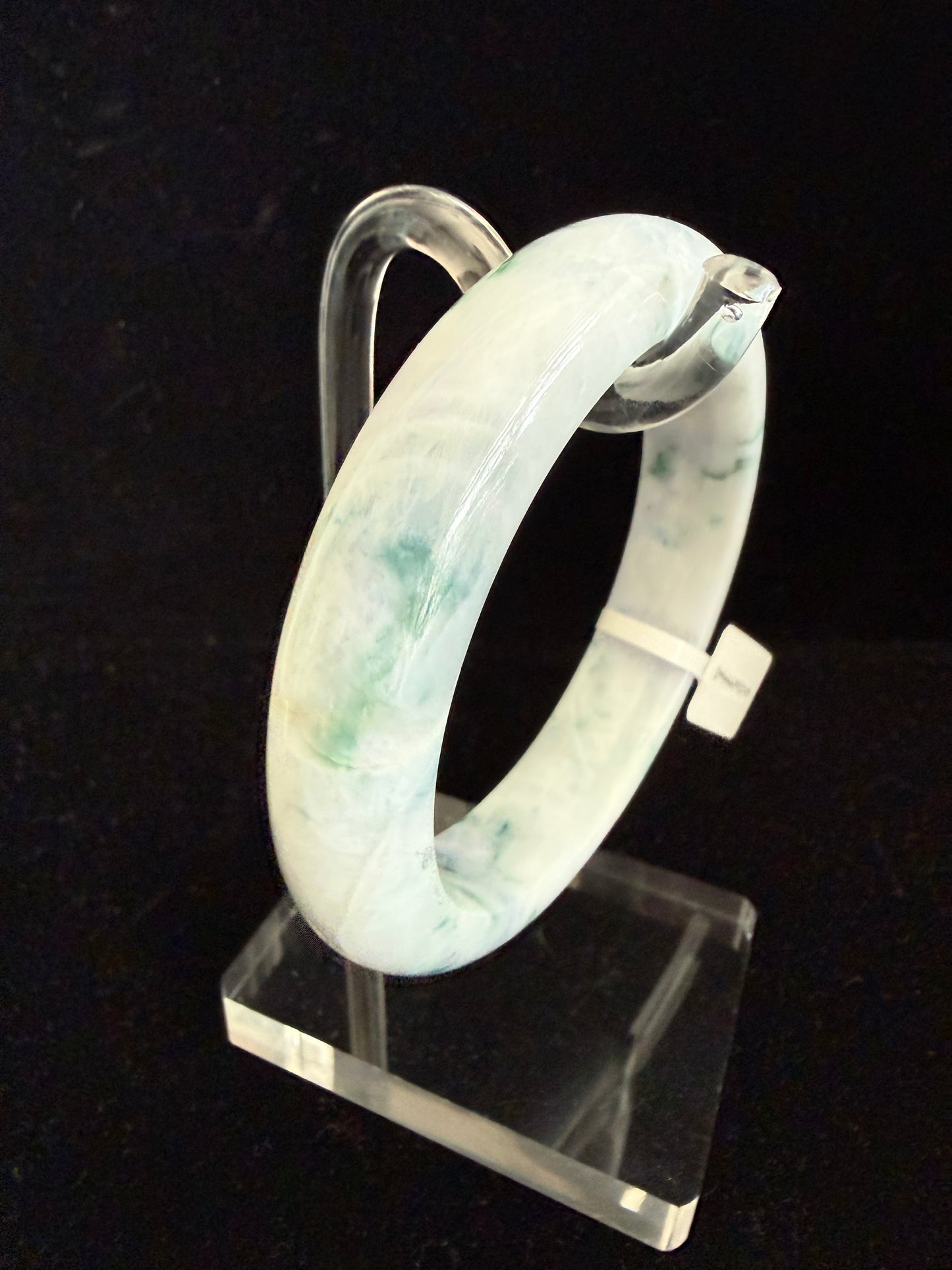 445. White with natural dark green prints Jade Bangle