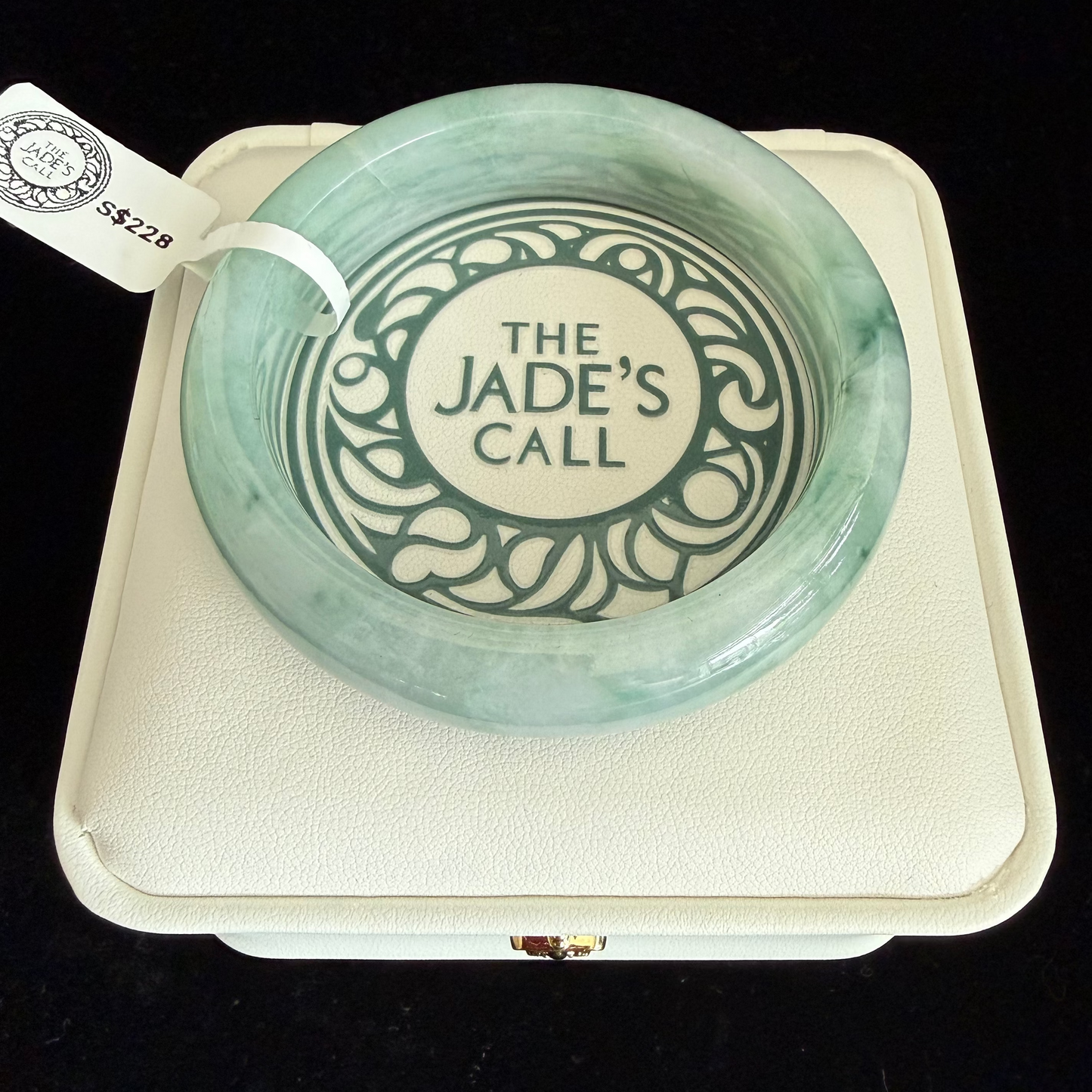 444. Green floating flower print Jade Bangle
