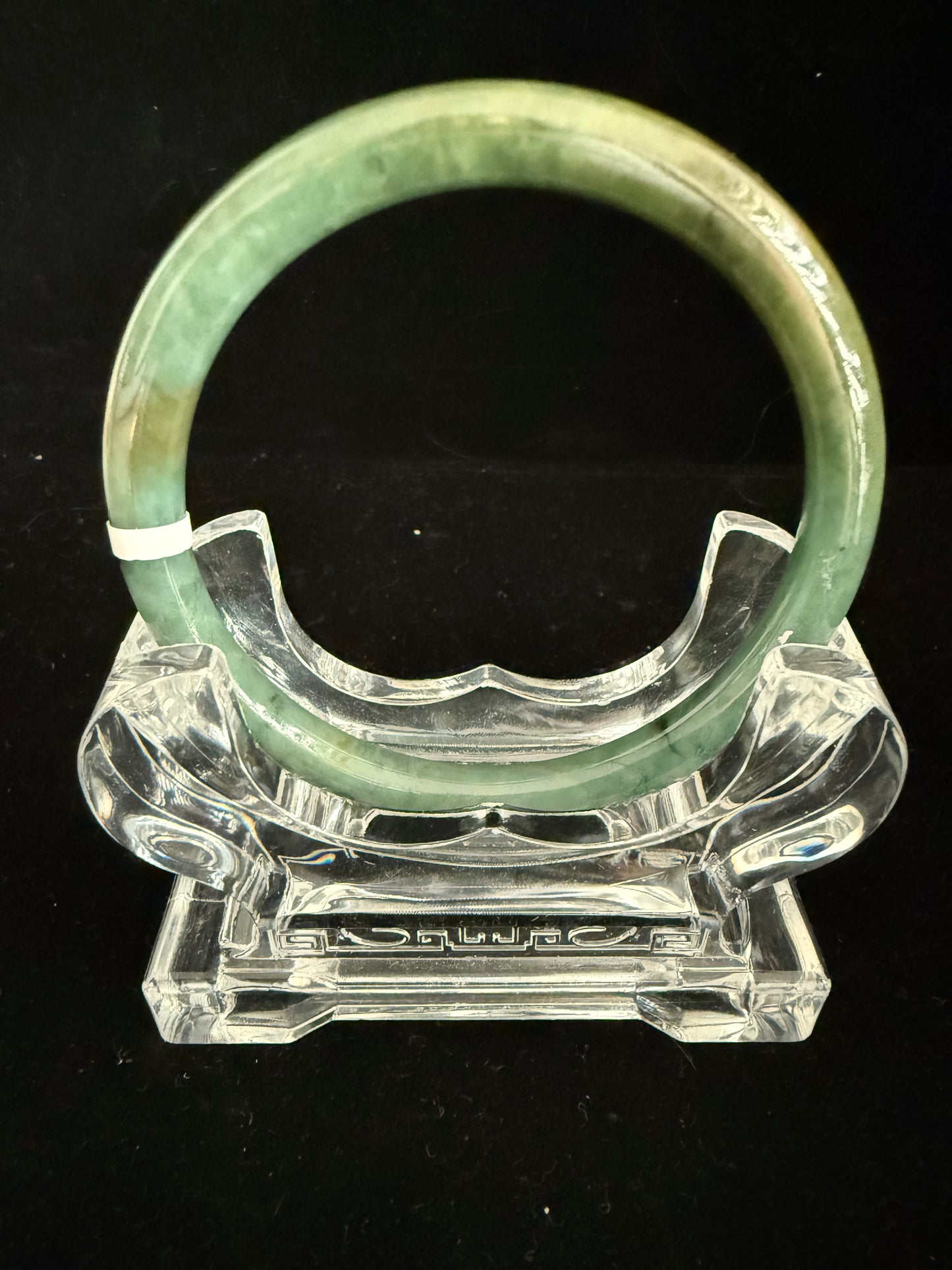 522. Medium green thin jade bangle