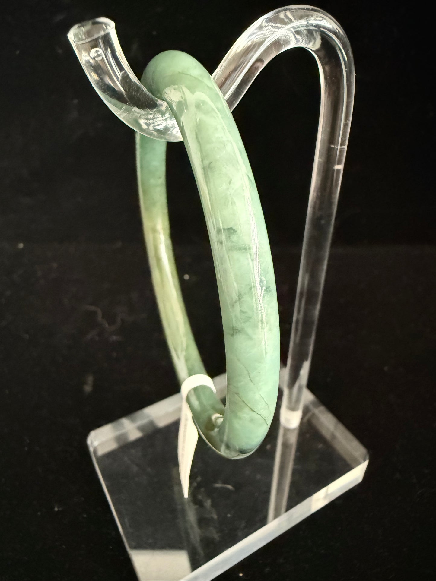 522. Medium green thin jade bangle