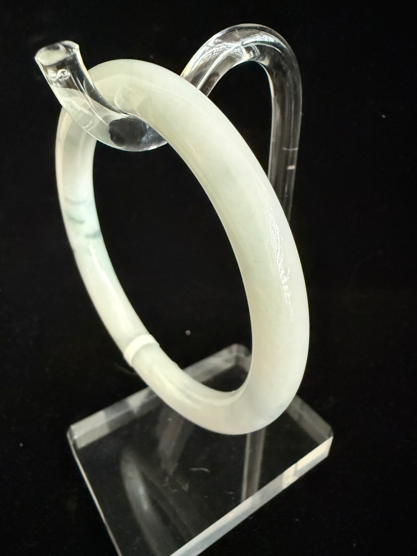 527. White thin floating flower Jade bangle