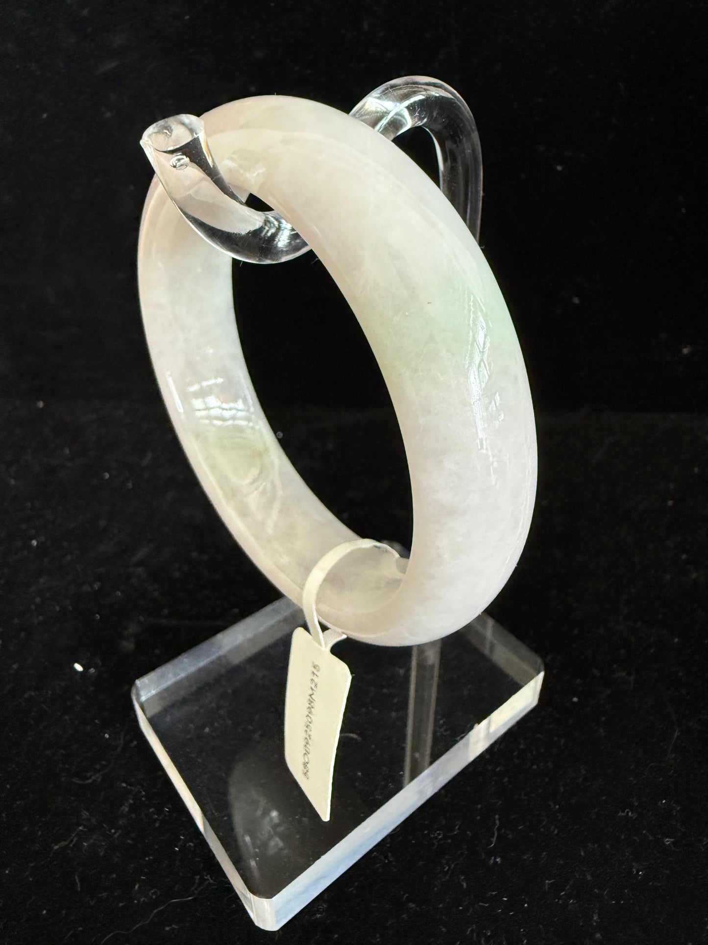 215. Lavender based Jade bangle