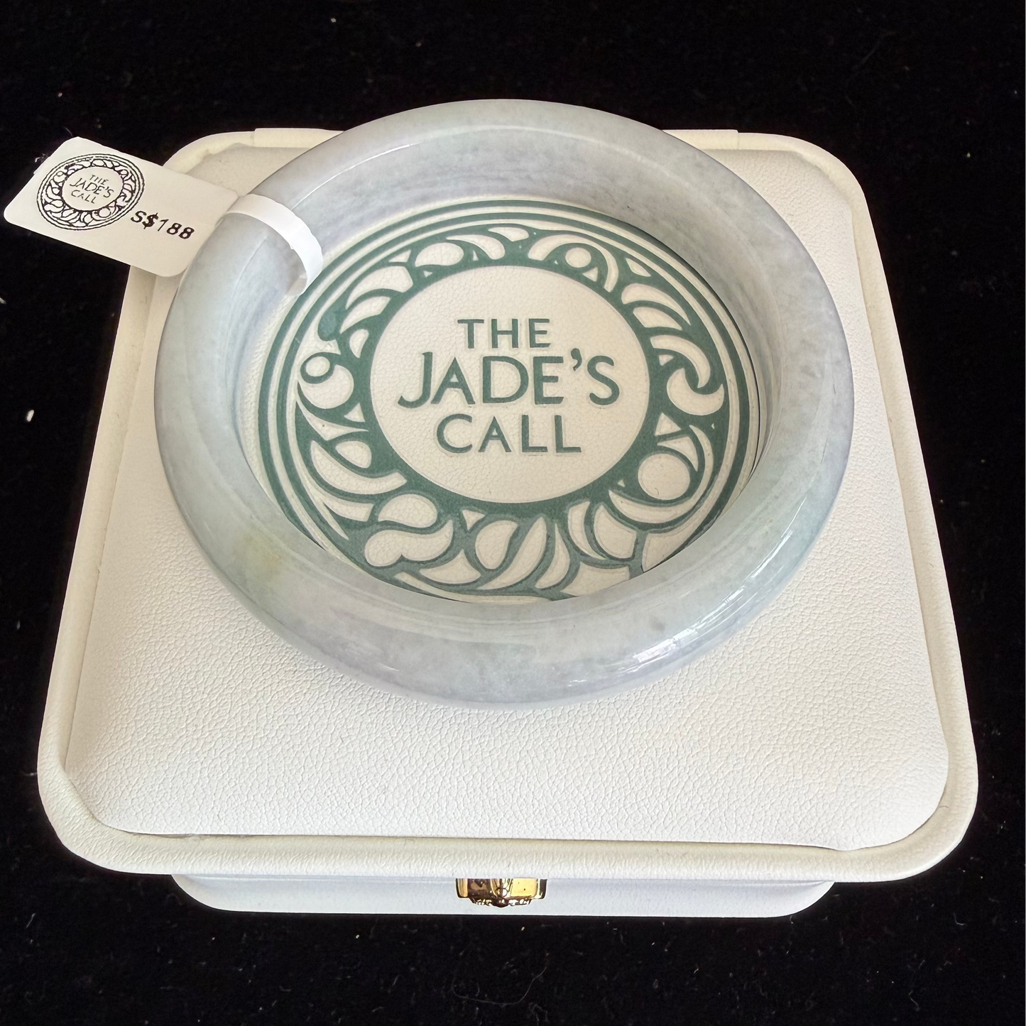 408. Light grey jade bangle