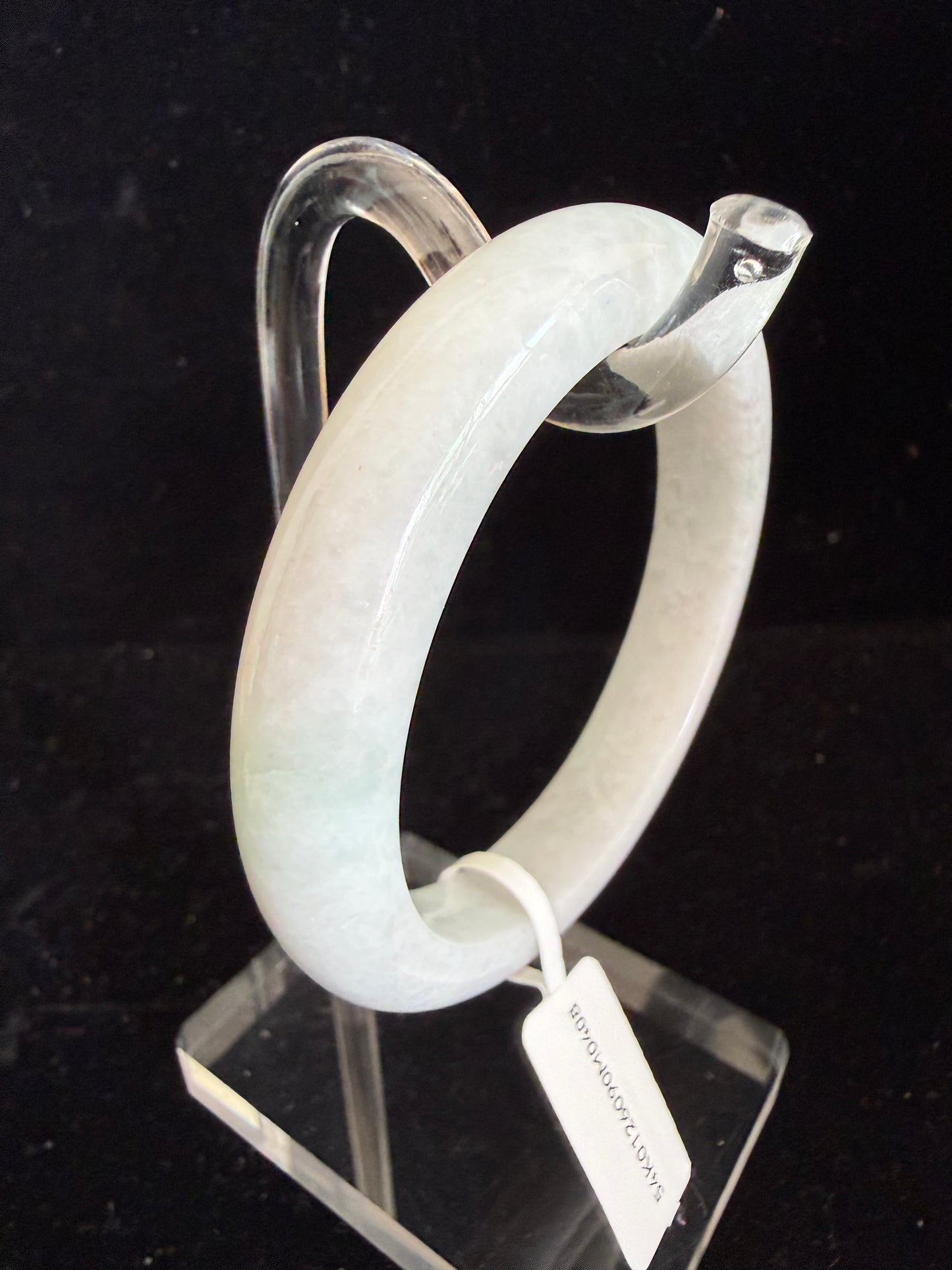 408. Light grey jade bangle
