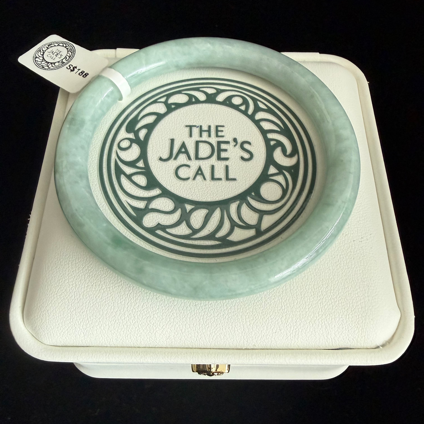 415. Thin light green Jade bangle