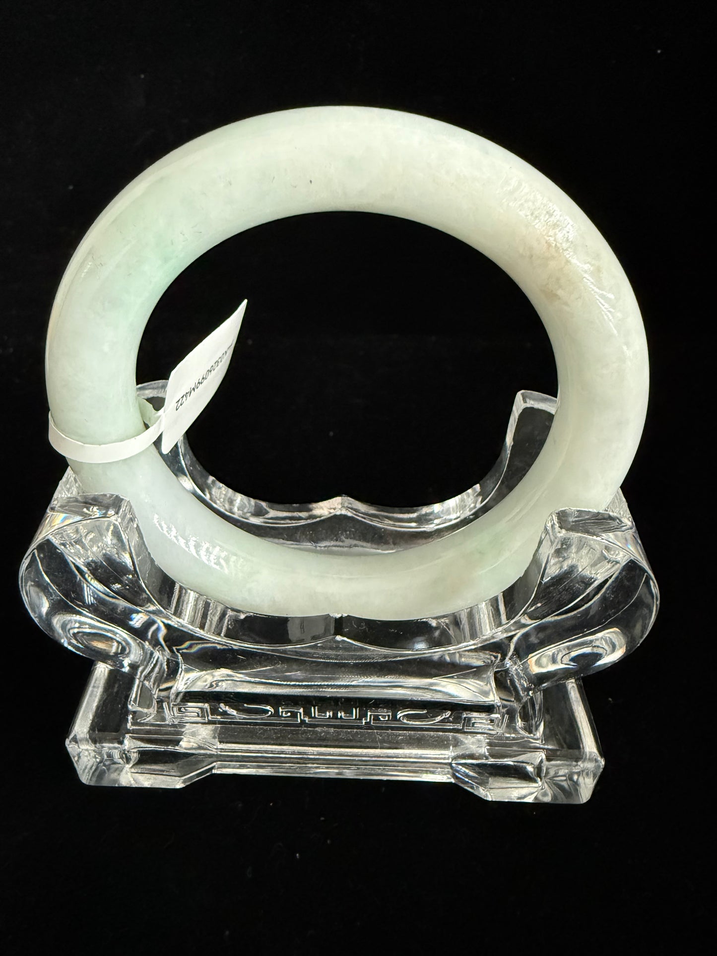 422. Traditional round jade bangle