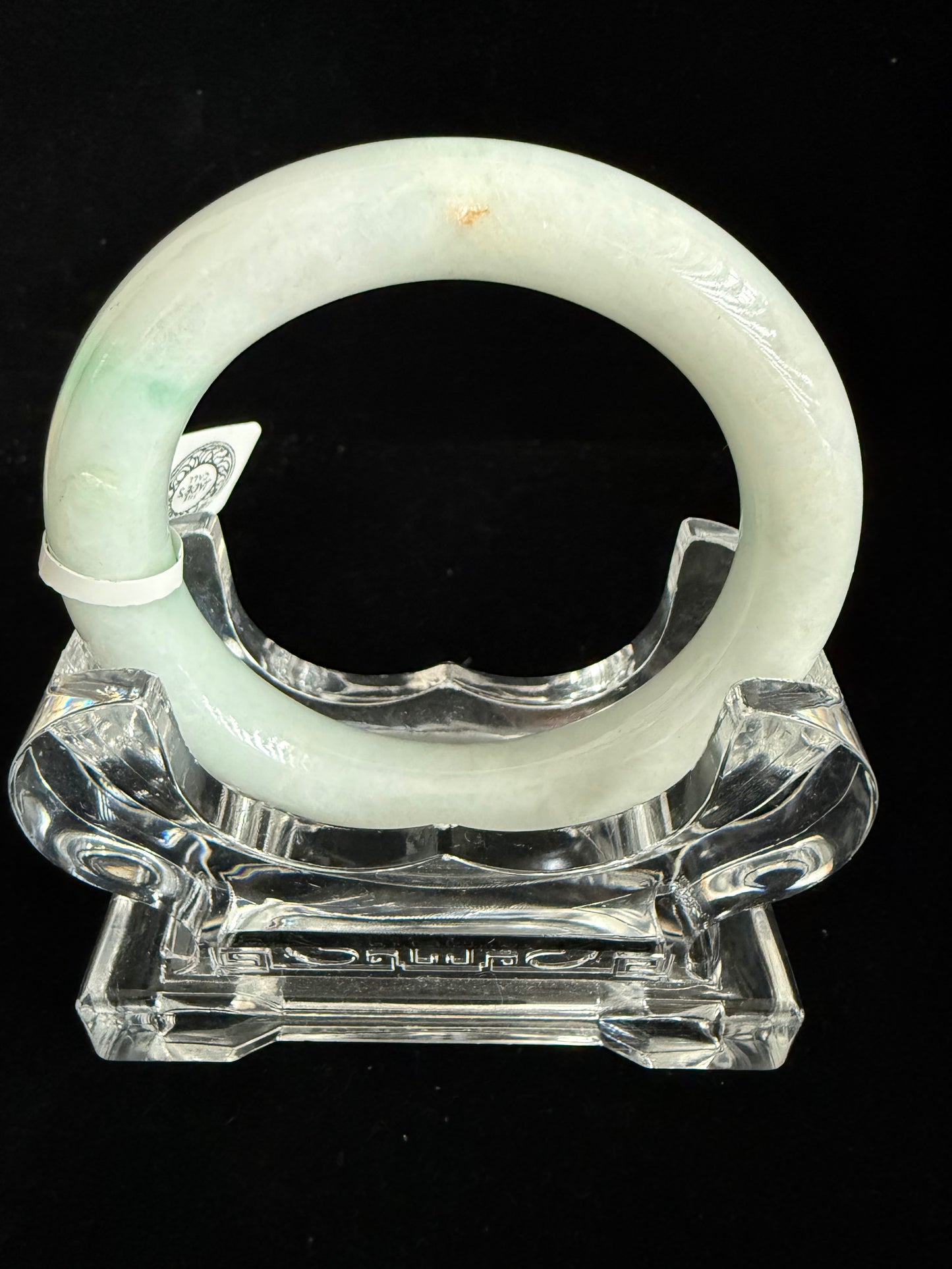 422. Traditional round jade bangle