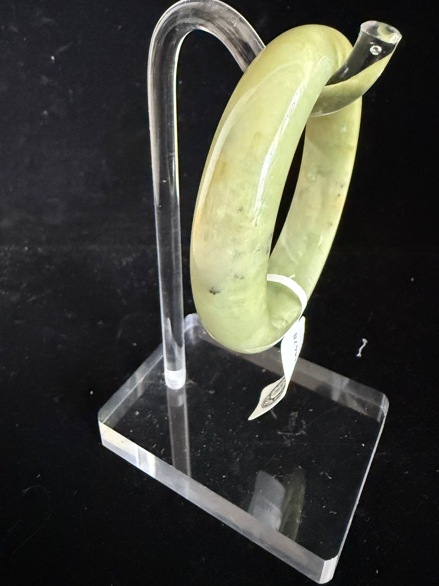 478. Honey-kissed pale green jade bangle