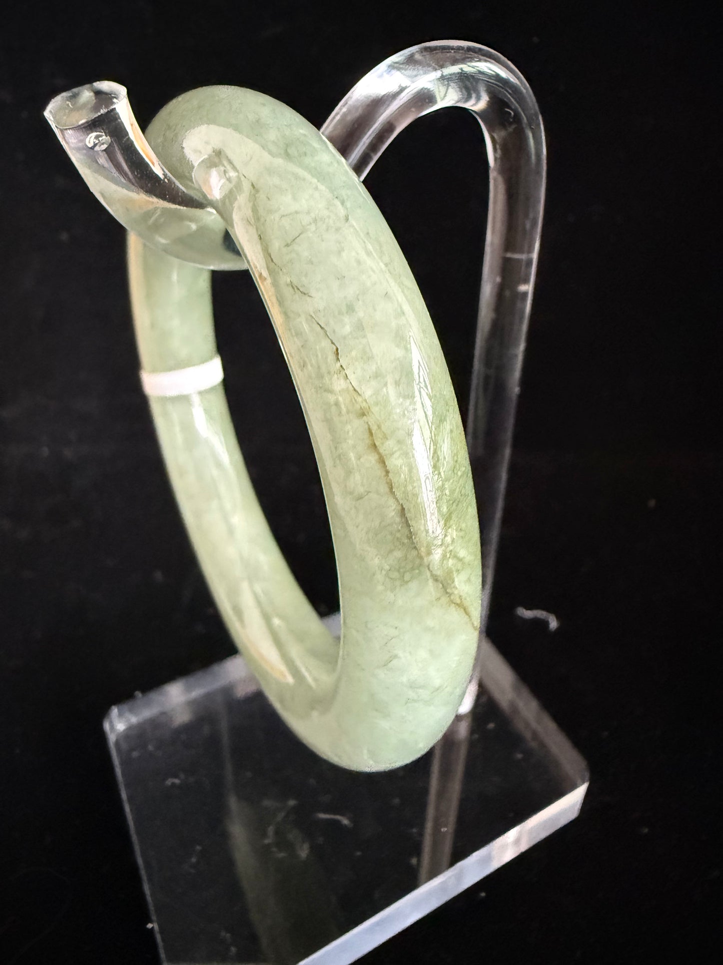 466. Celadon cotton-textured traditional round jade bangle