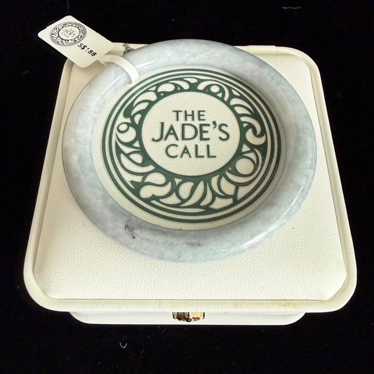454. Pale lavender-grey thin jade bangle