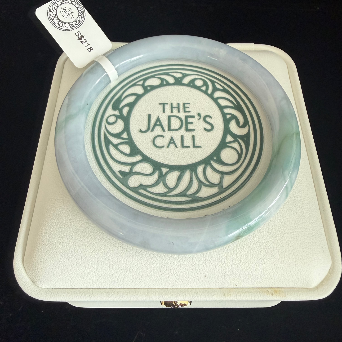 418. Lavender white with green streaks thin jade bangle