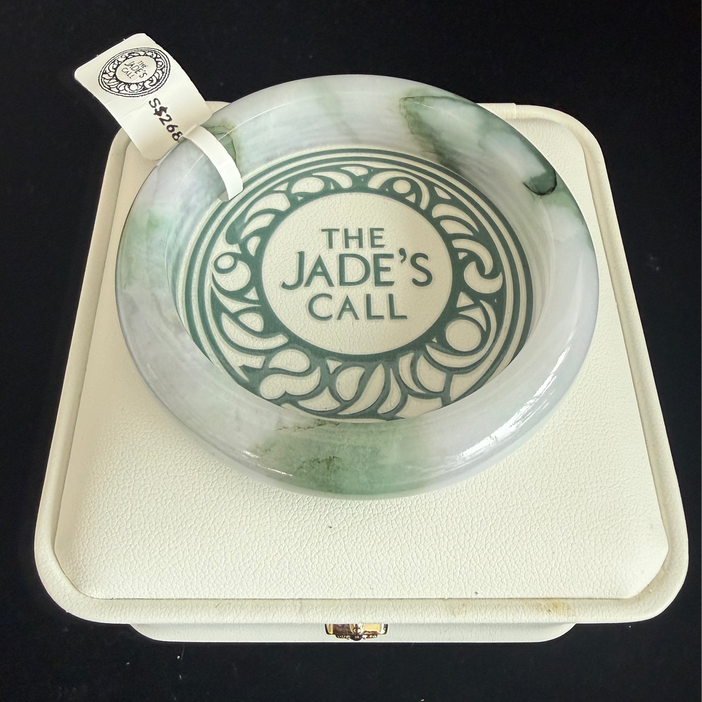 416.White with green and dark green streaks jade bangle