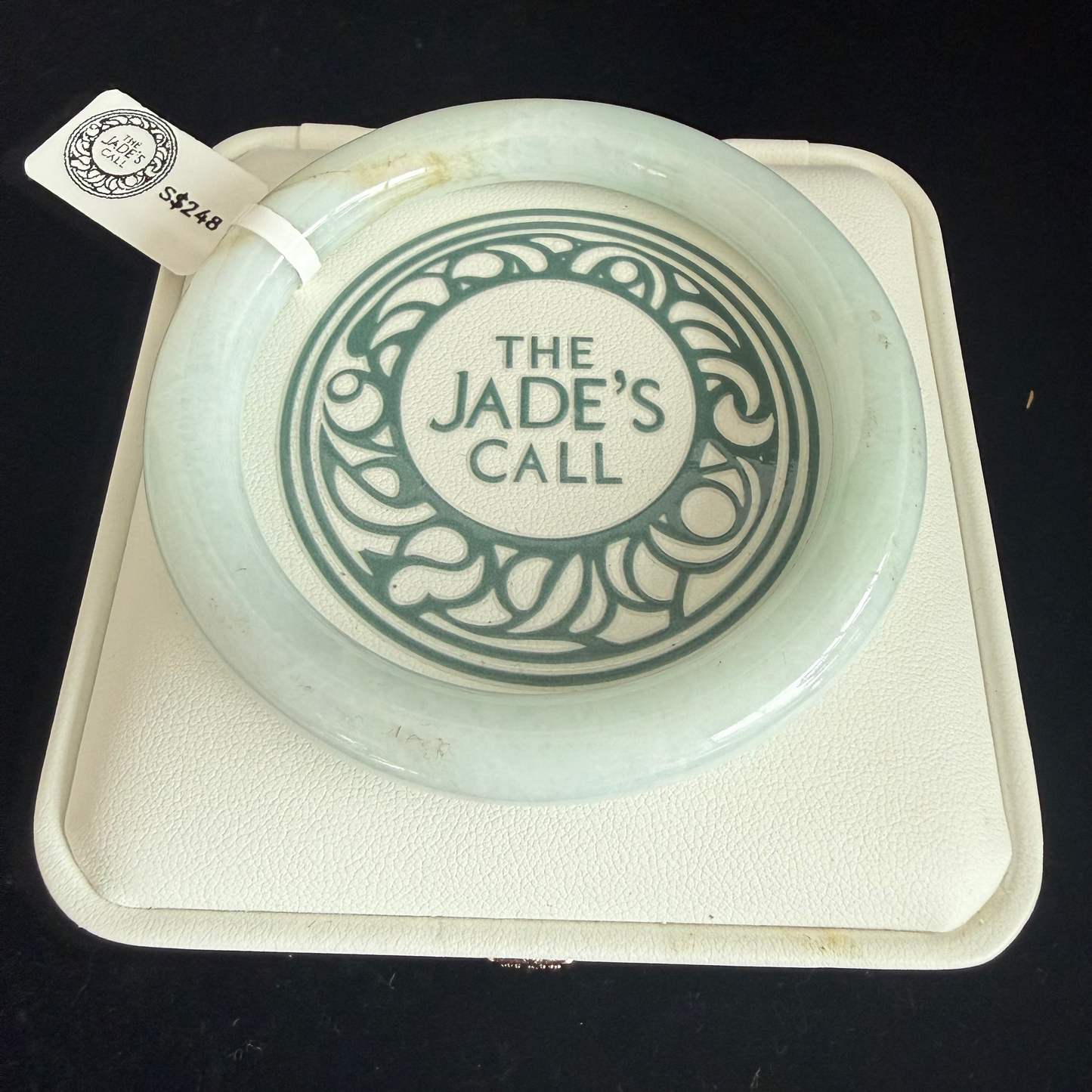 417. Light green thin traditional round jade bangle