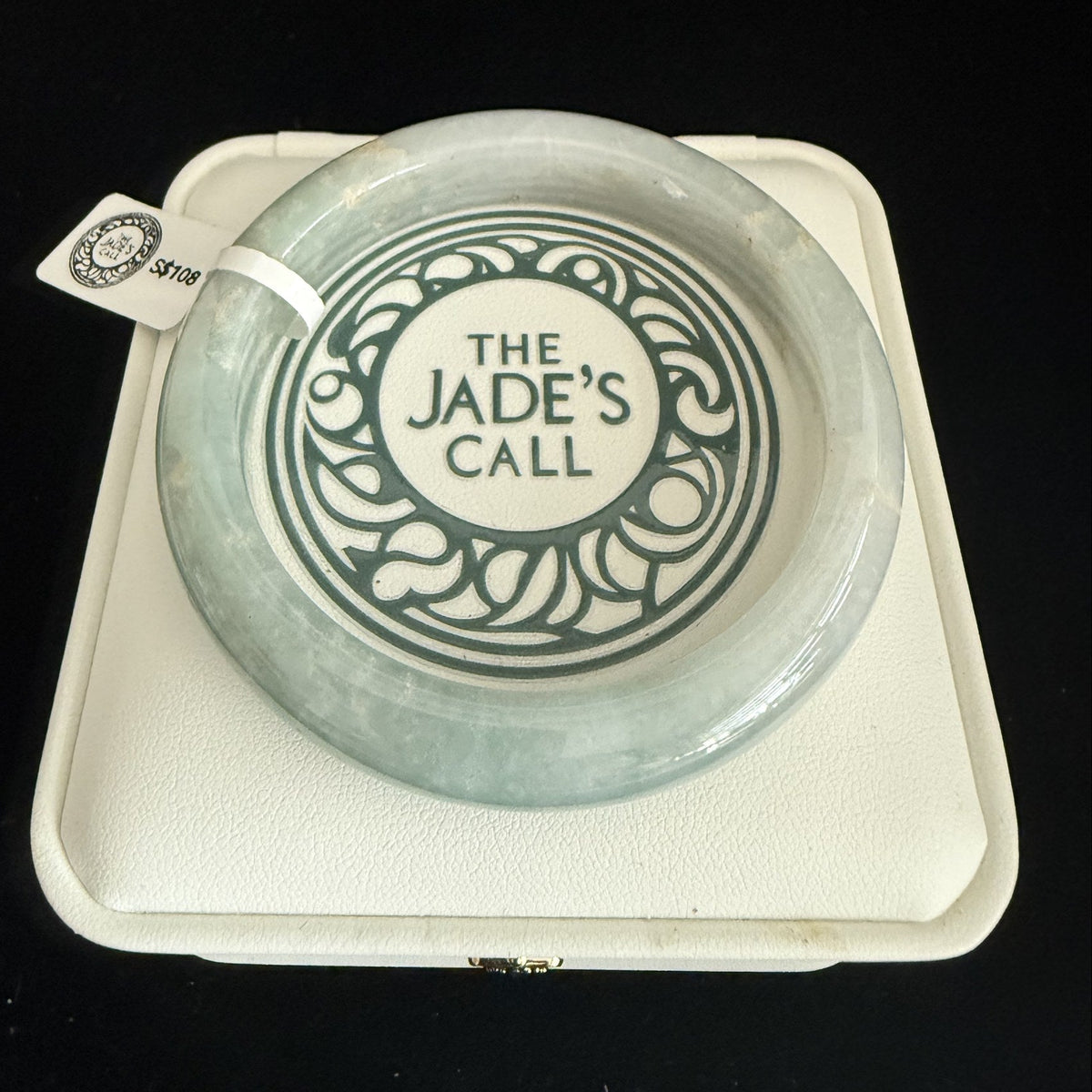 481. Pale green with white cotton patches jade bangle