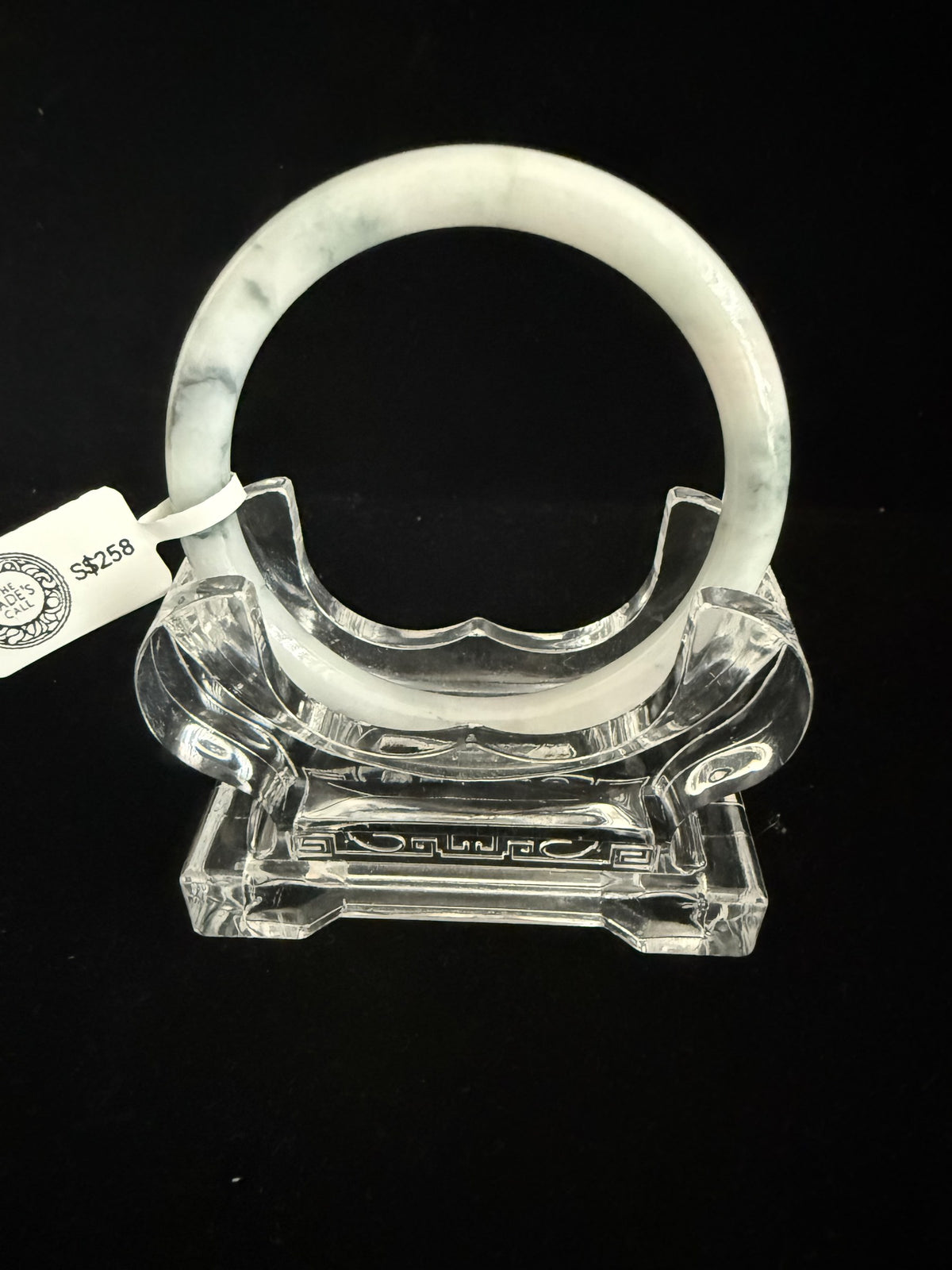 491. White with blue-grey veins thin jade bangle