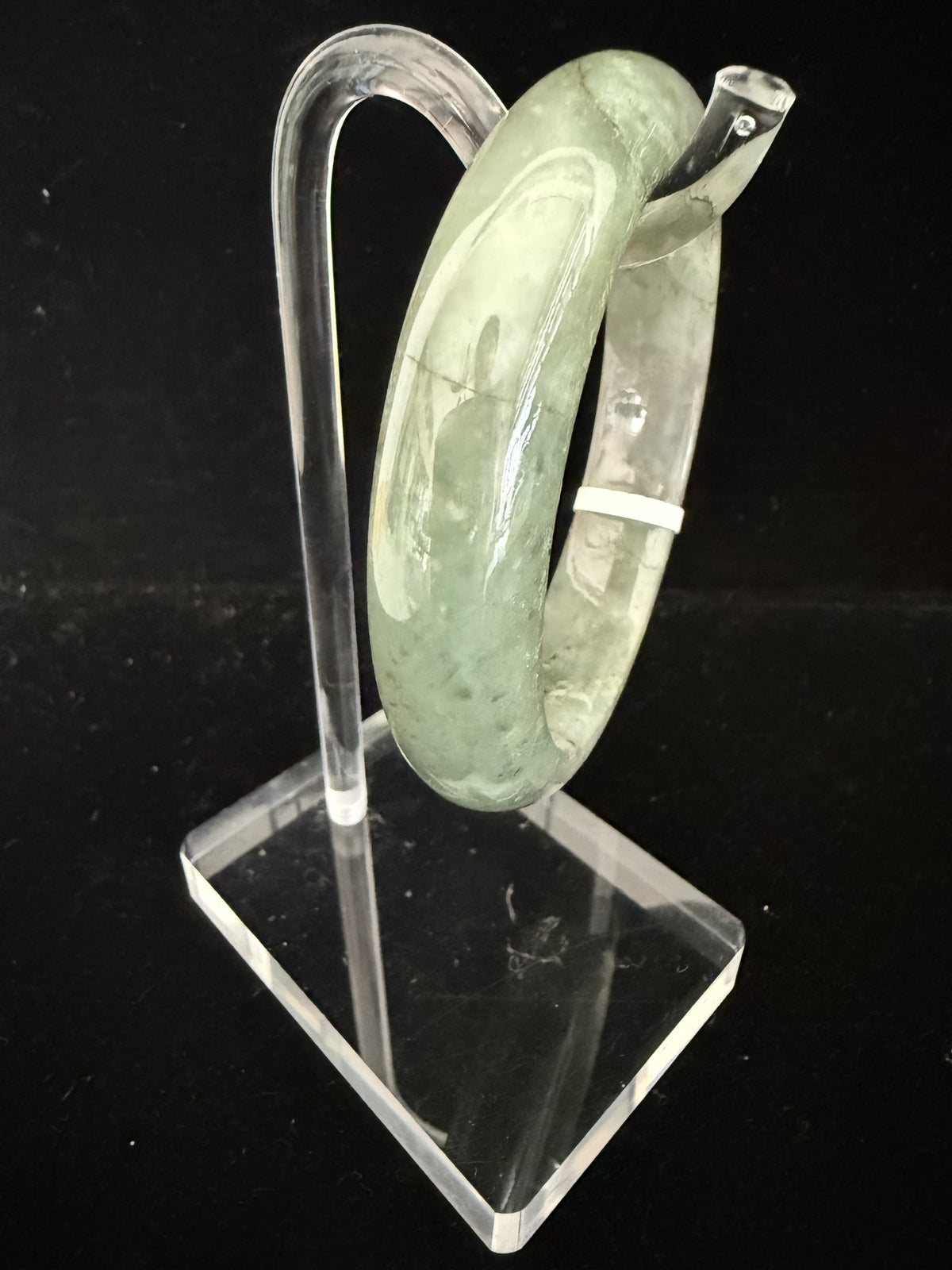 498. Moss grey-green chunky jade bangle