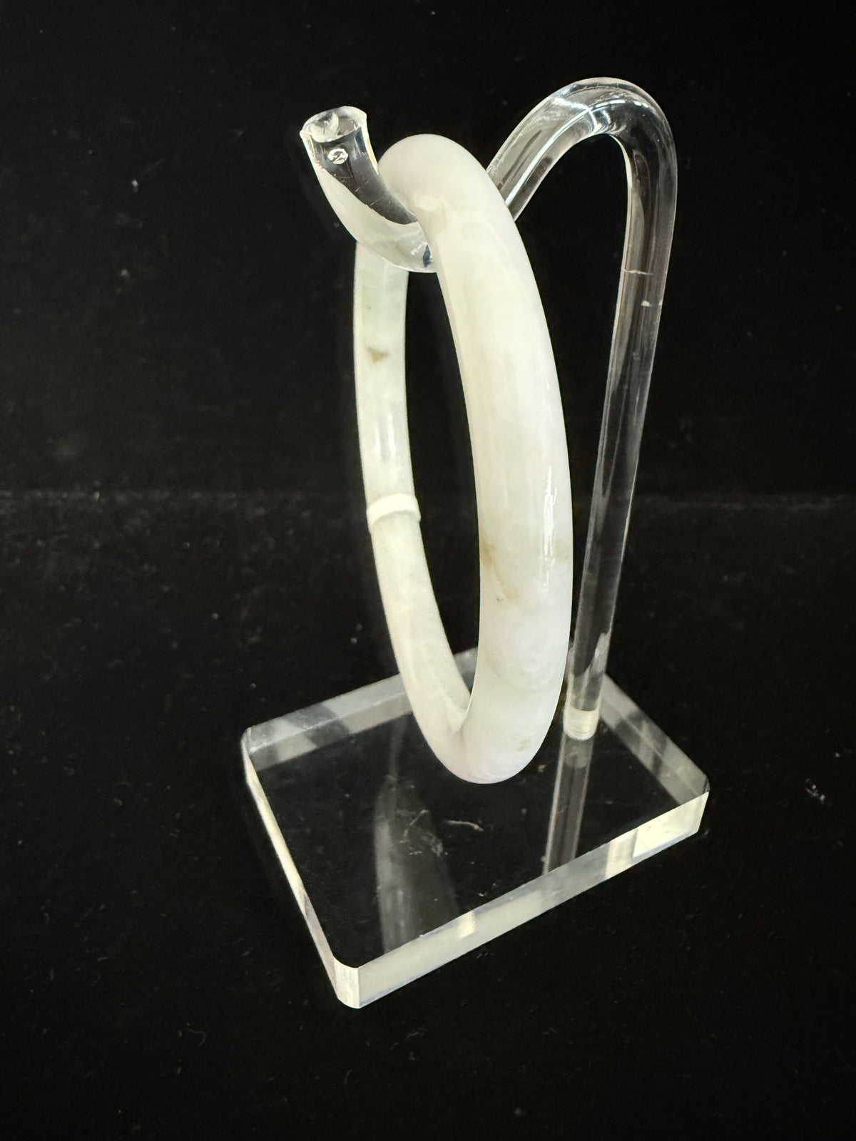 508. White lavender with rust spots thin jade bangle