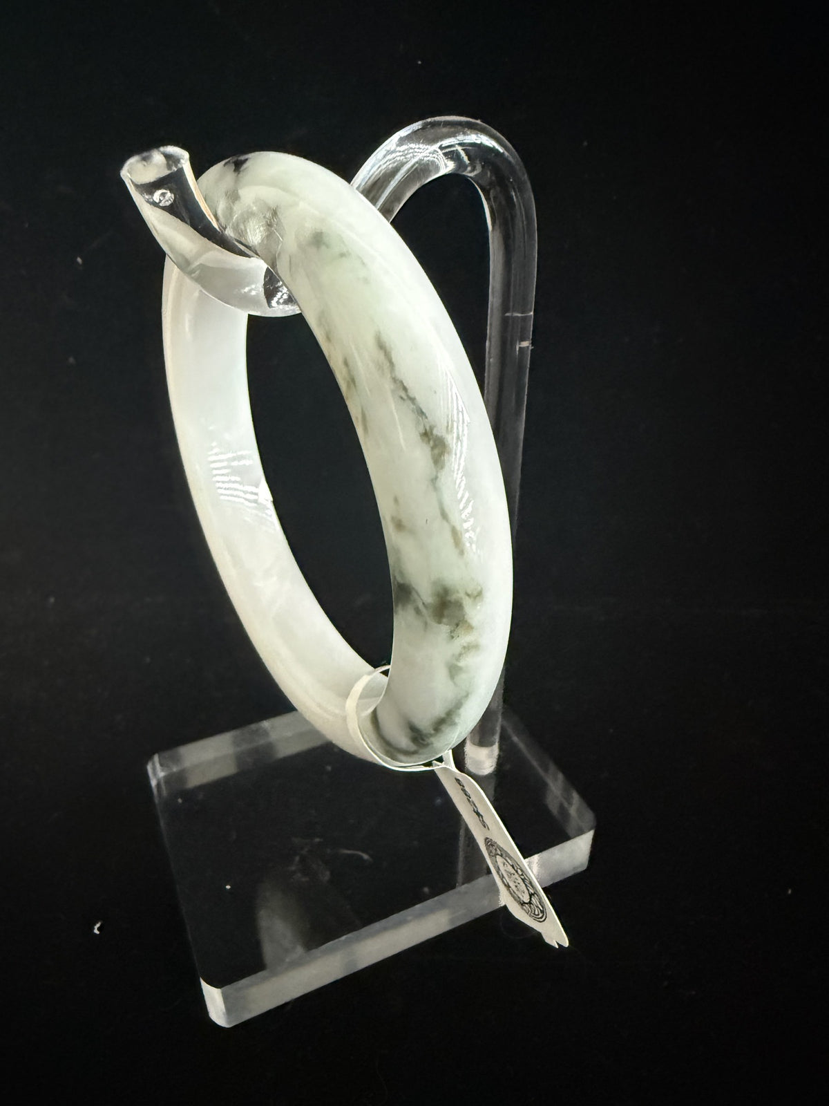 511. White with moss green flecks jade bangle
