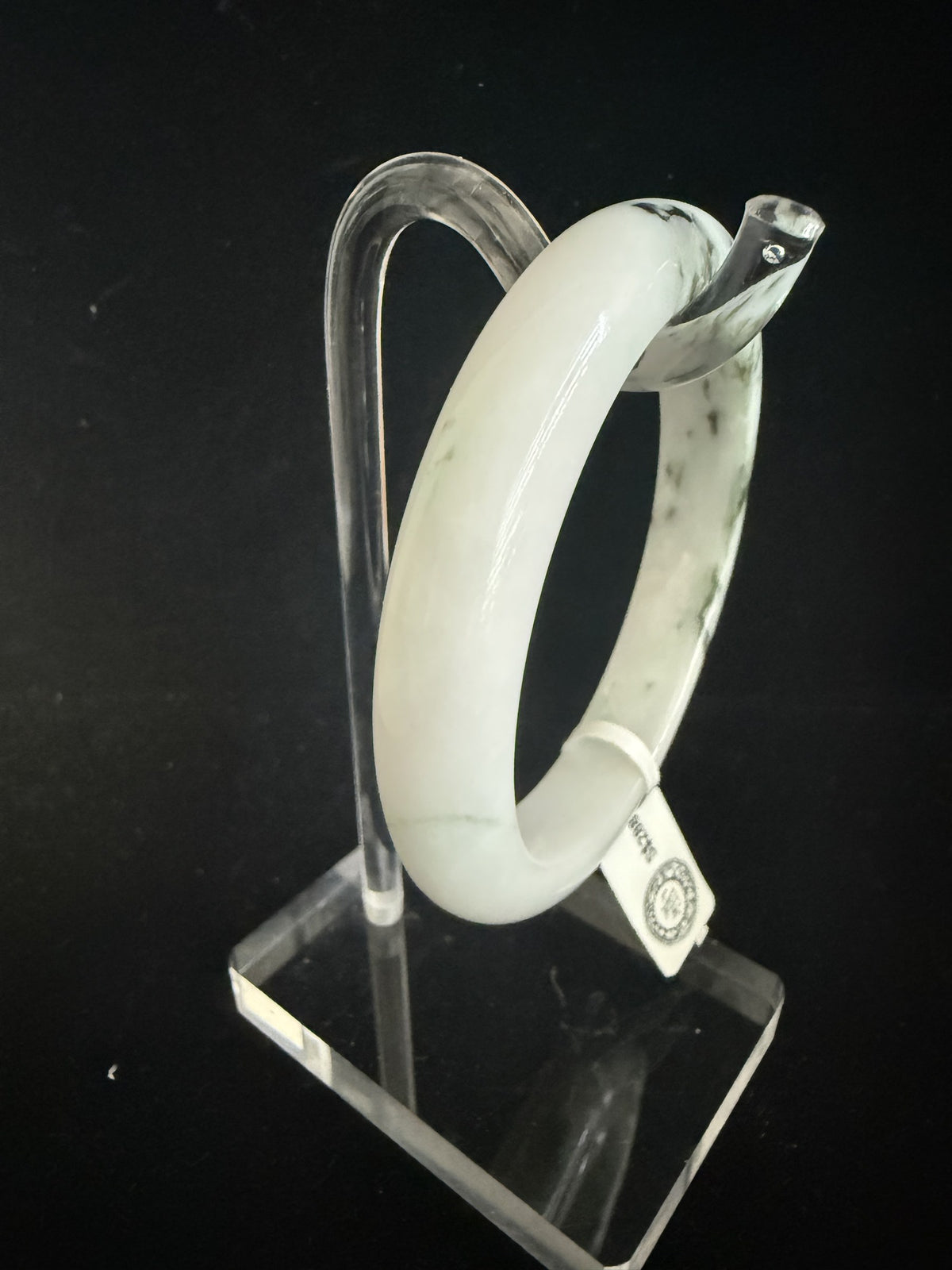 511. White with moss green flecks jade bangle