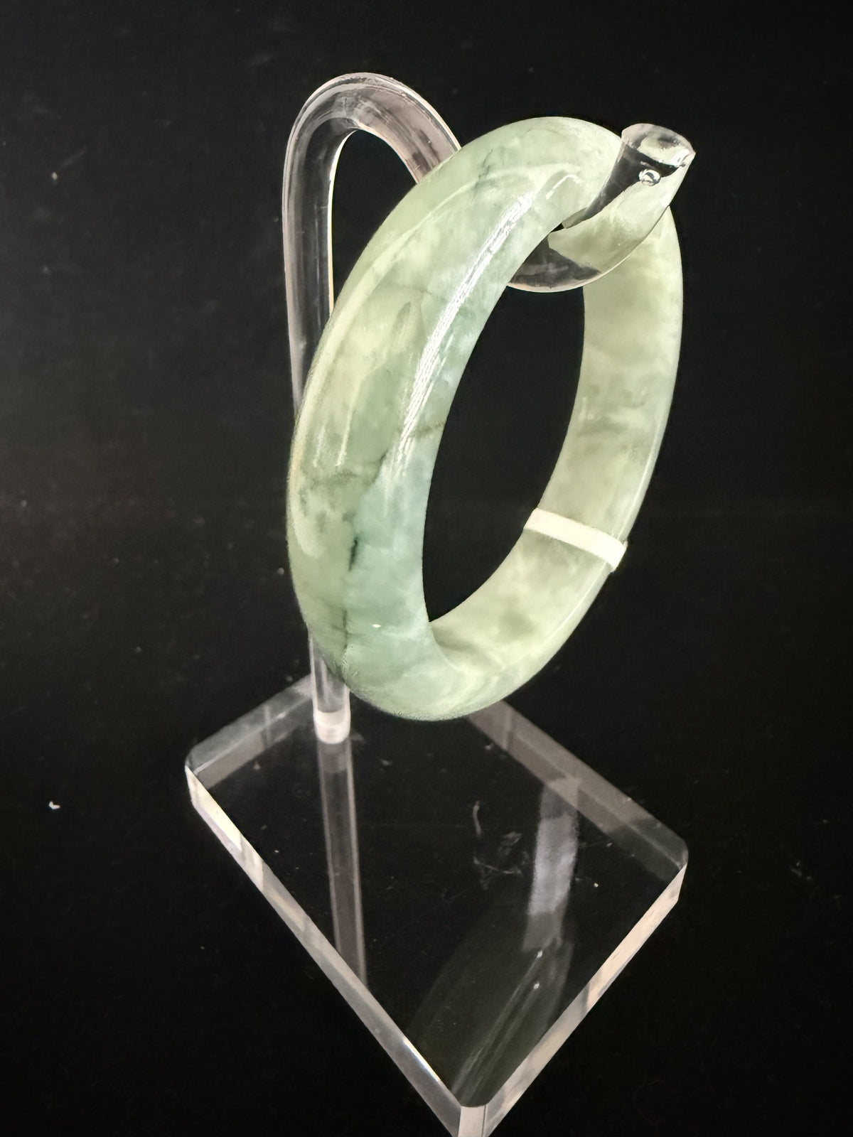 513. Green with deep green veins chunky jade bangle