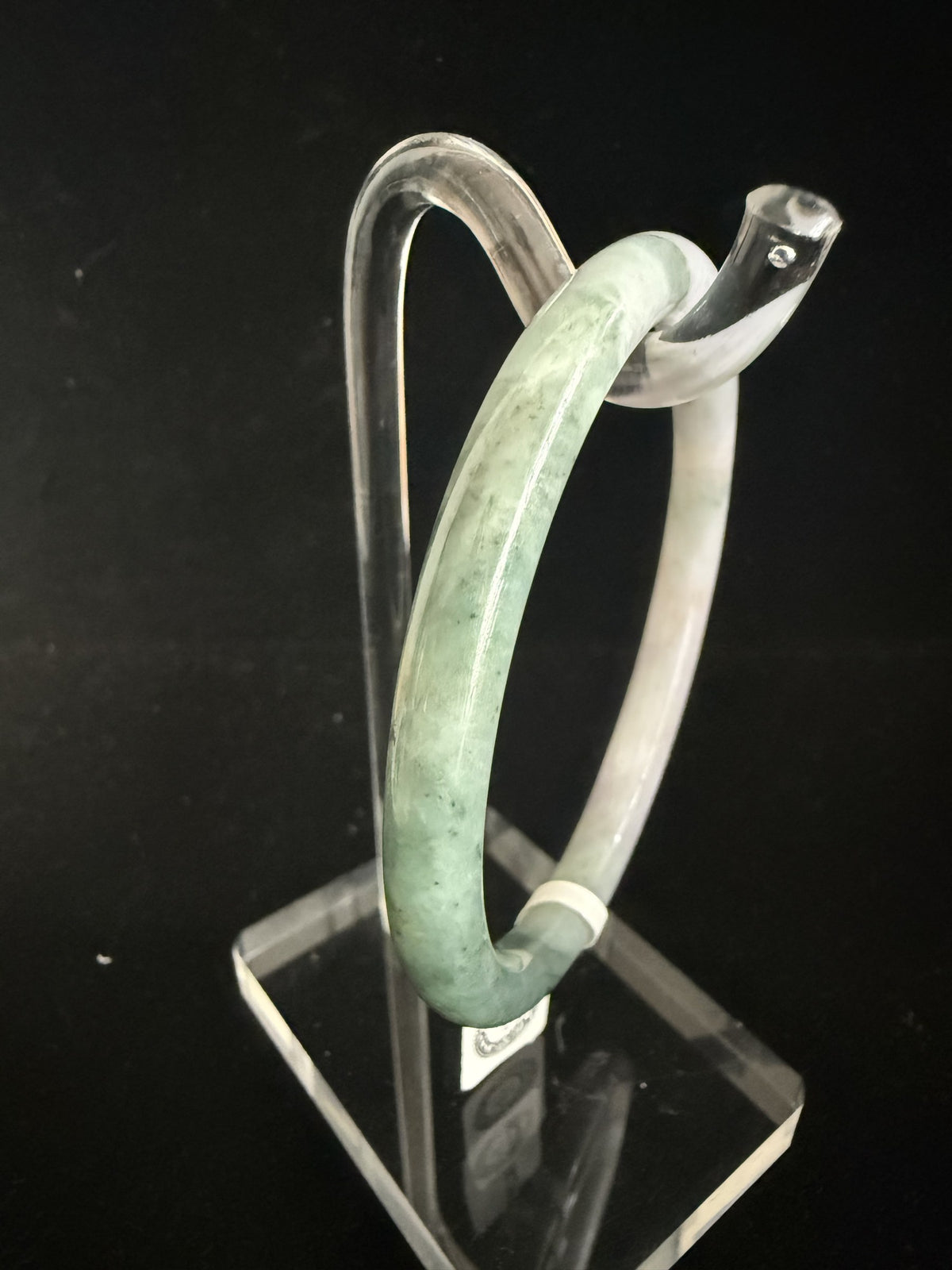 517. Lavender and fresh green two-tone thin jade bangle