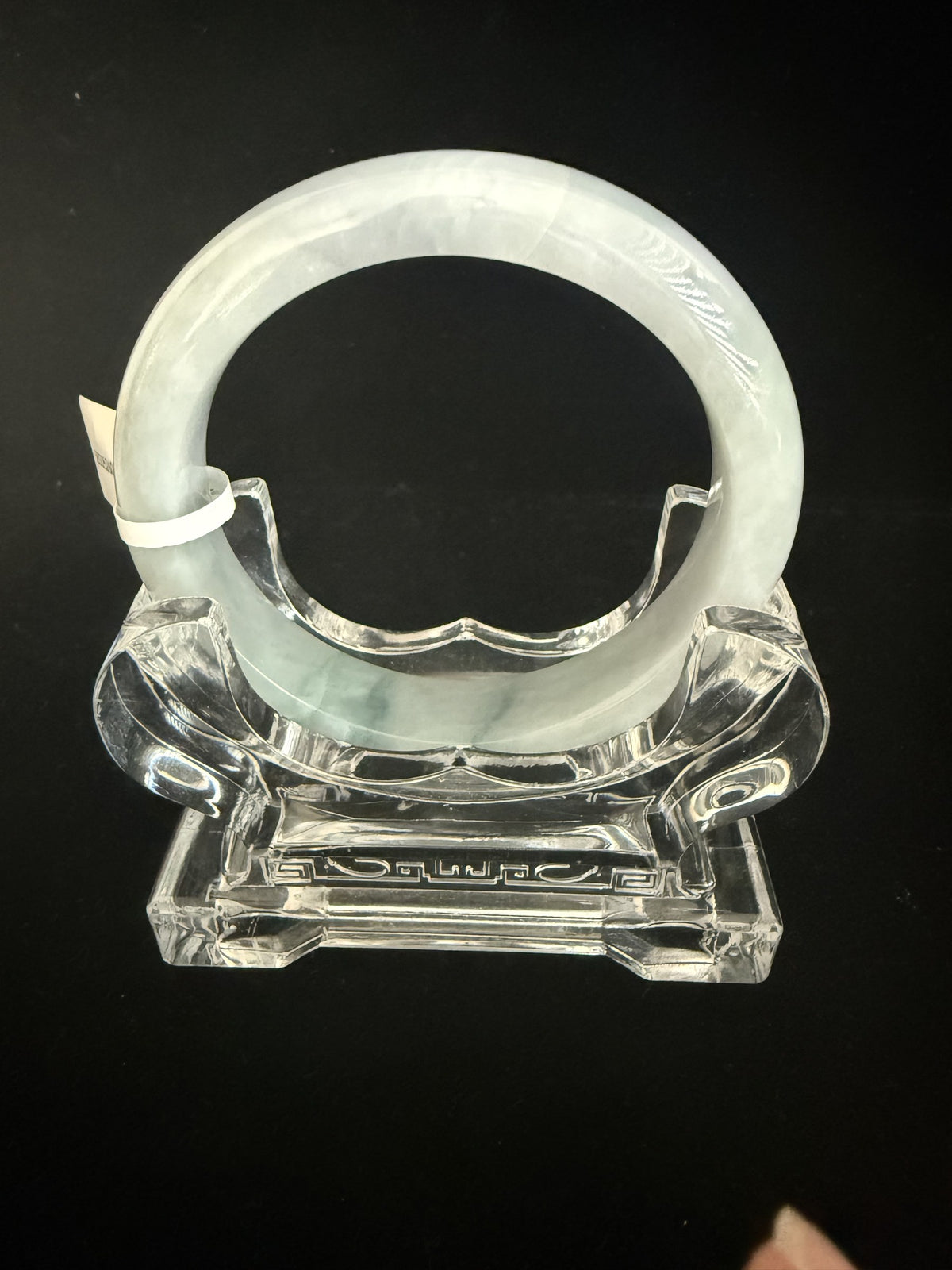 539. White lavender with blue-green veins chunky jade bangle