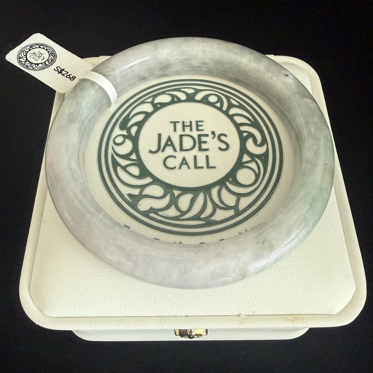 543. White lavender with pale green jade bangle