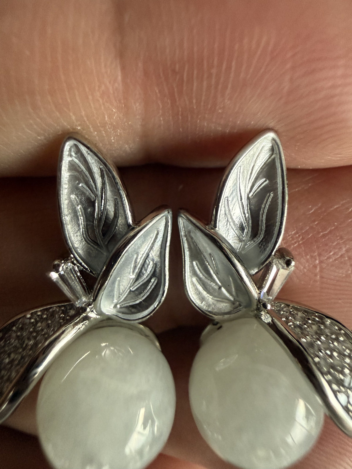 Leaf stud round bead Jade Earring