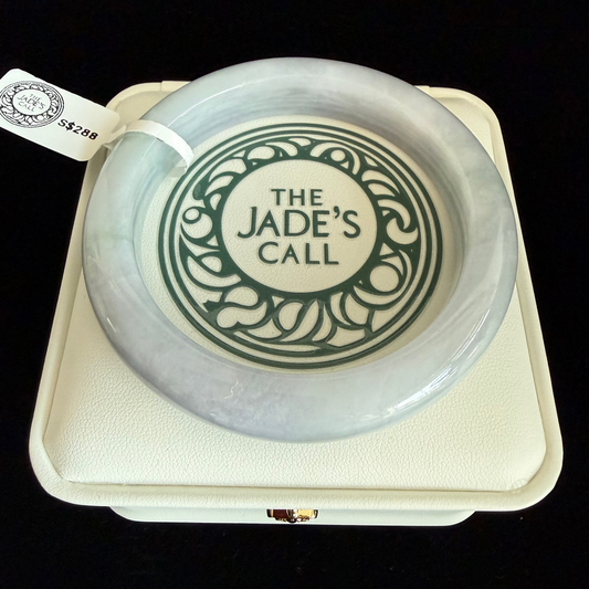 385. Faint Lavender Jadeite Bangle