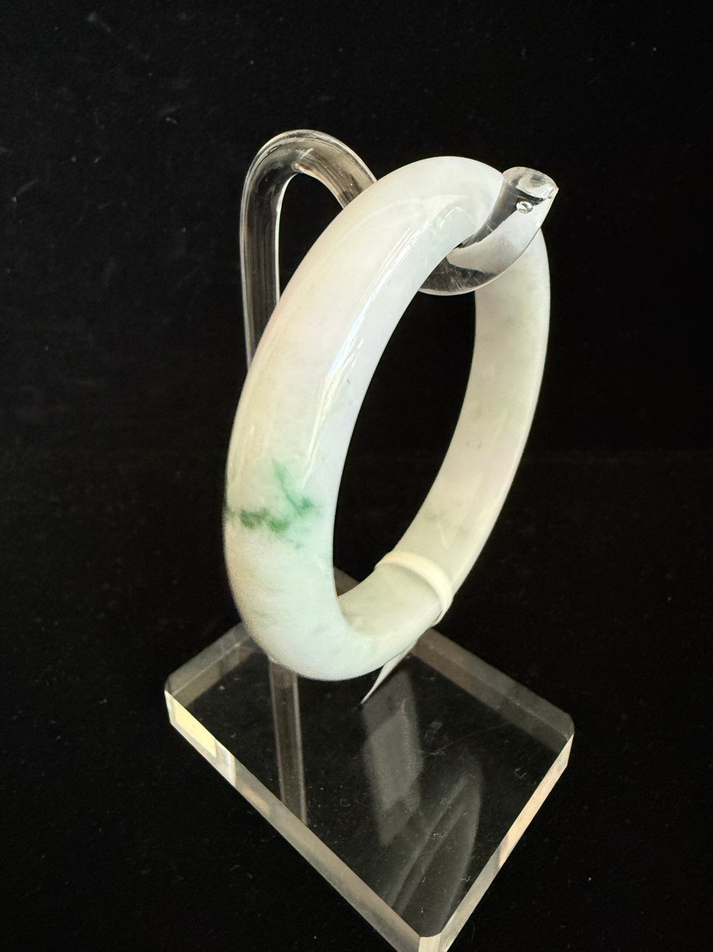 386. Lavender, with streak of green Jadeite Bangle