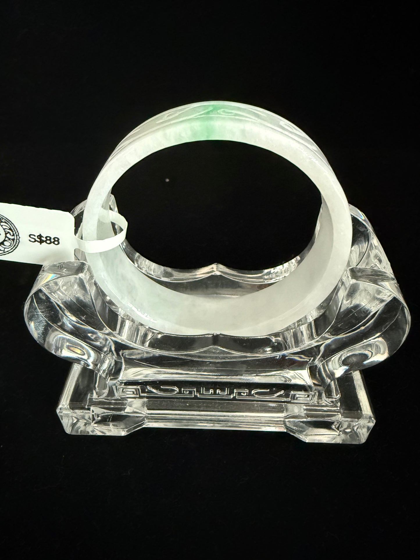 546 Small box band profile jade bangle