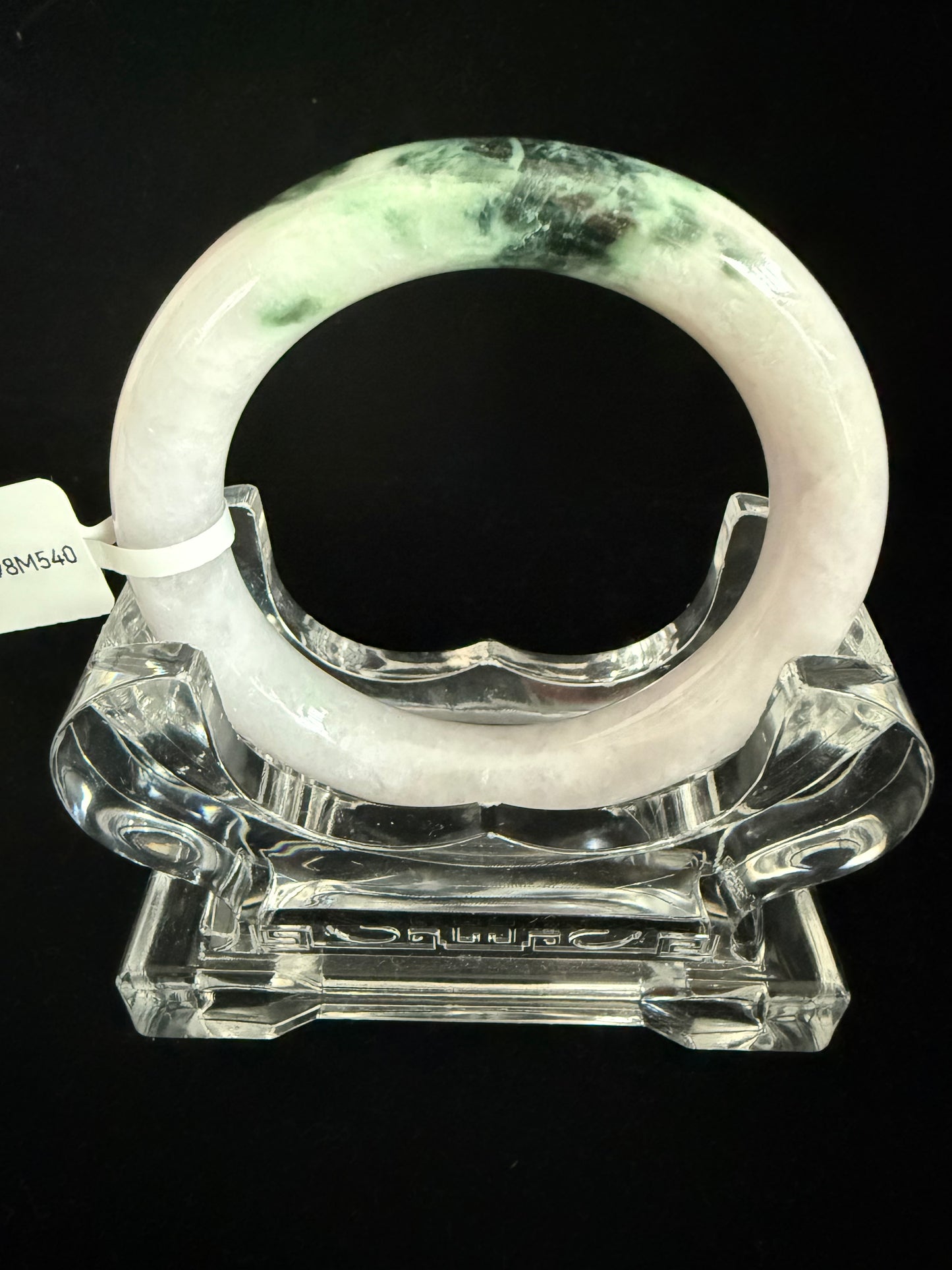 540. Traditional round jade bangle