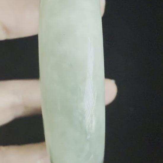 513. Green with deep green veins chunky jade bangle video